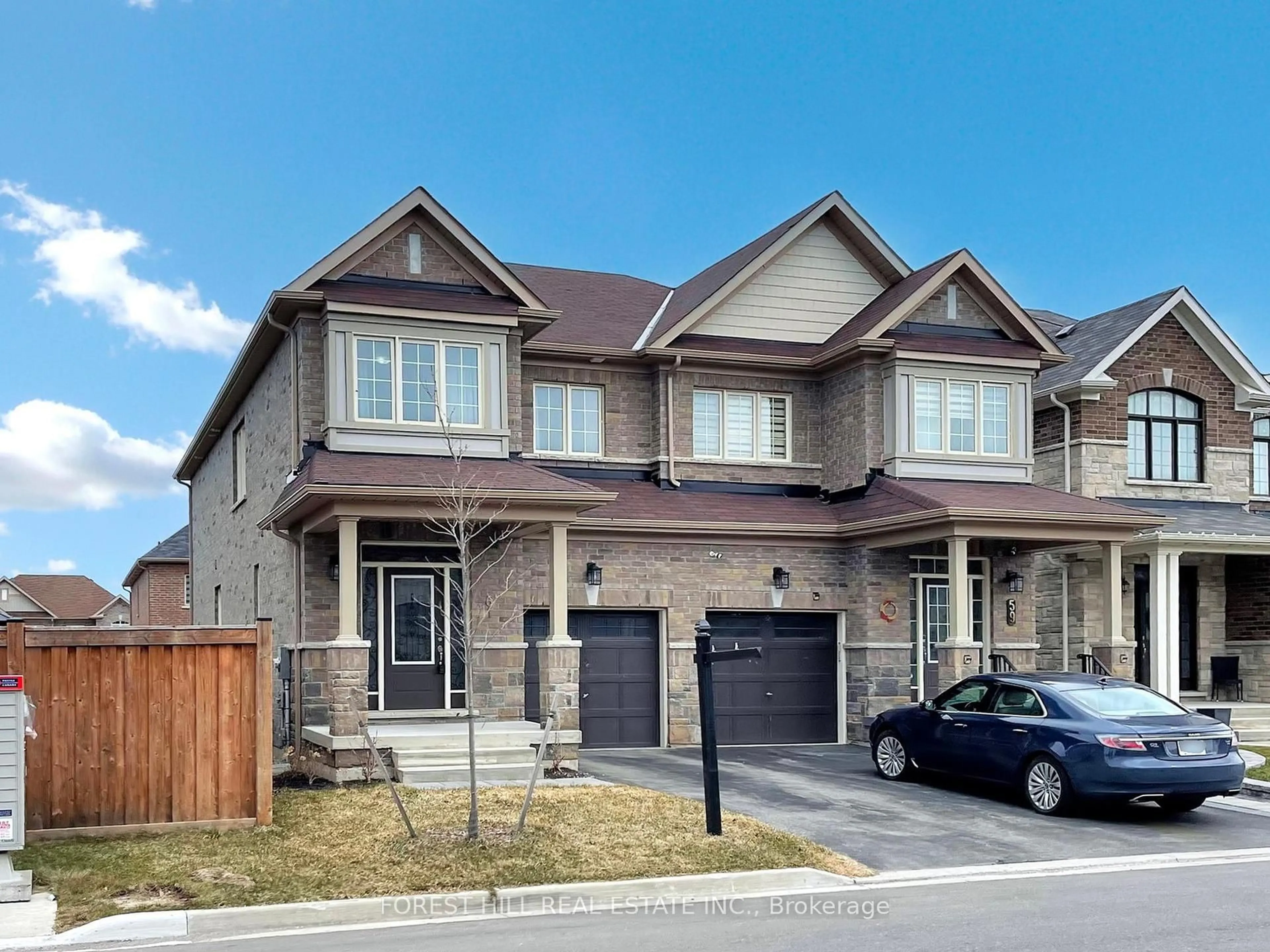 Home with brick exterior material, street for 61 Robb Thompson Rd, East Gwillimbury Ontario L0G 1M0