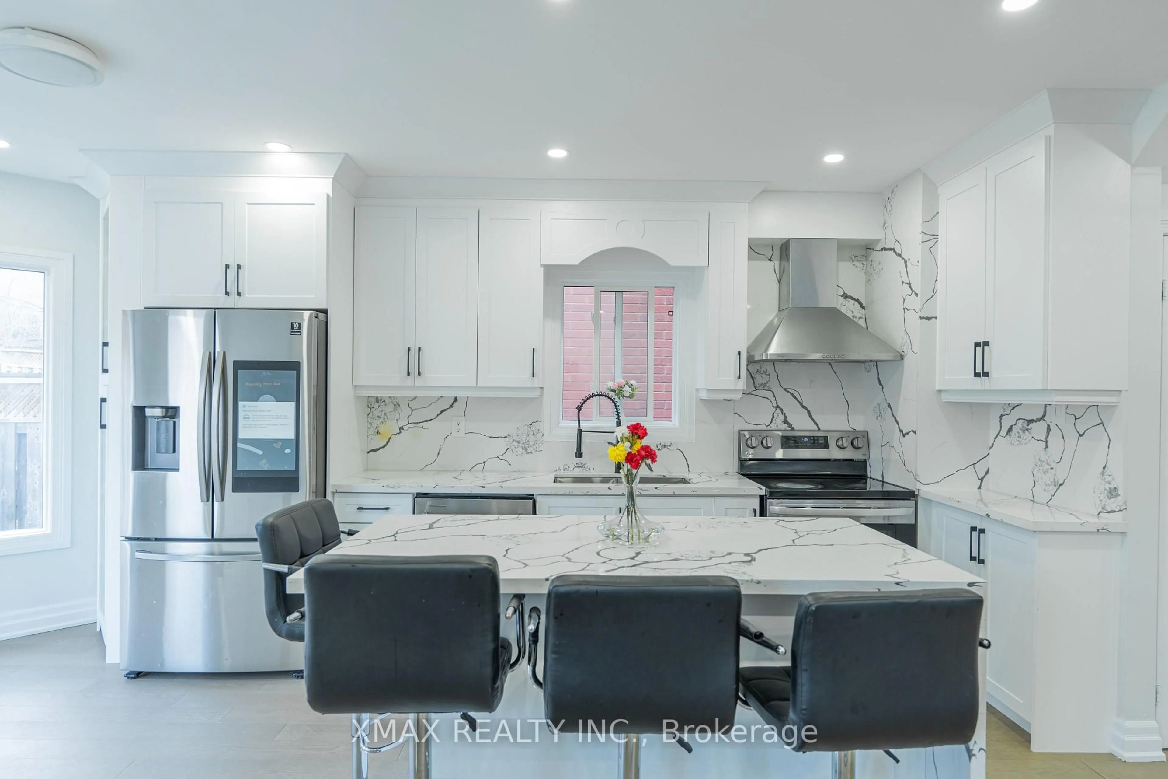 Contemporary kitchen, ceramic/tile floor for 376 Rushbrook Dr, Newmarket Ontario L3X 2B8
