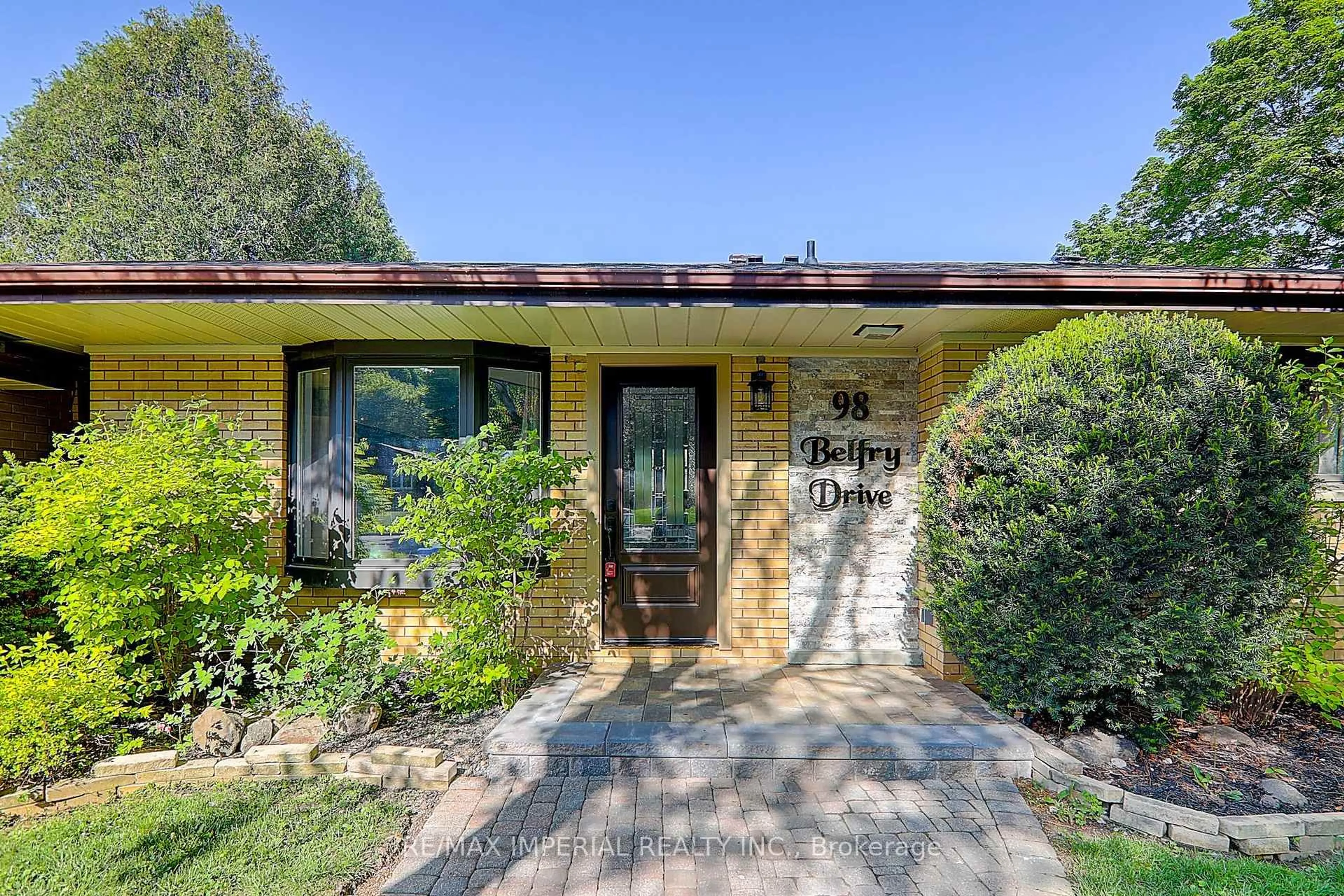 Unknown for 98 Belfry Dr, Newmarket Ontario L3Y 3G1