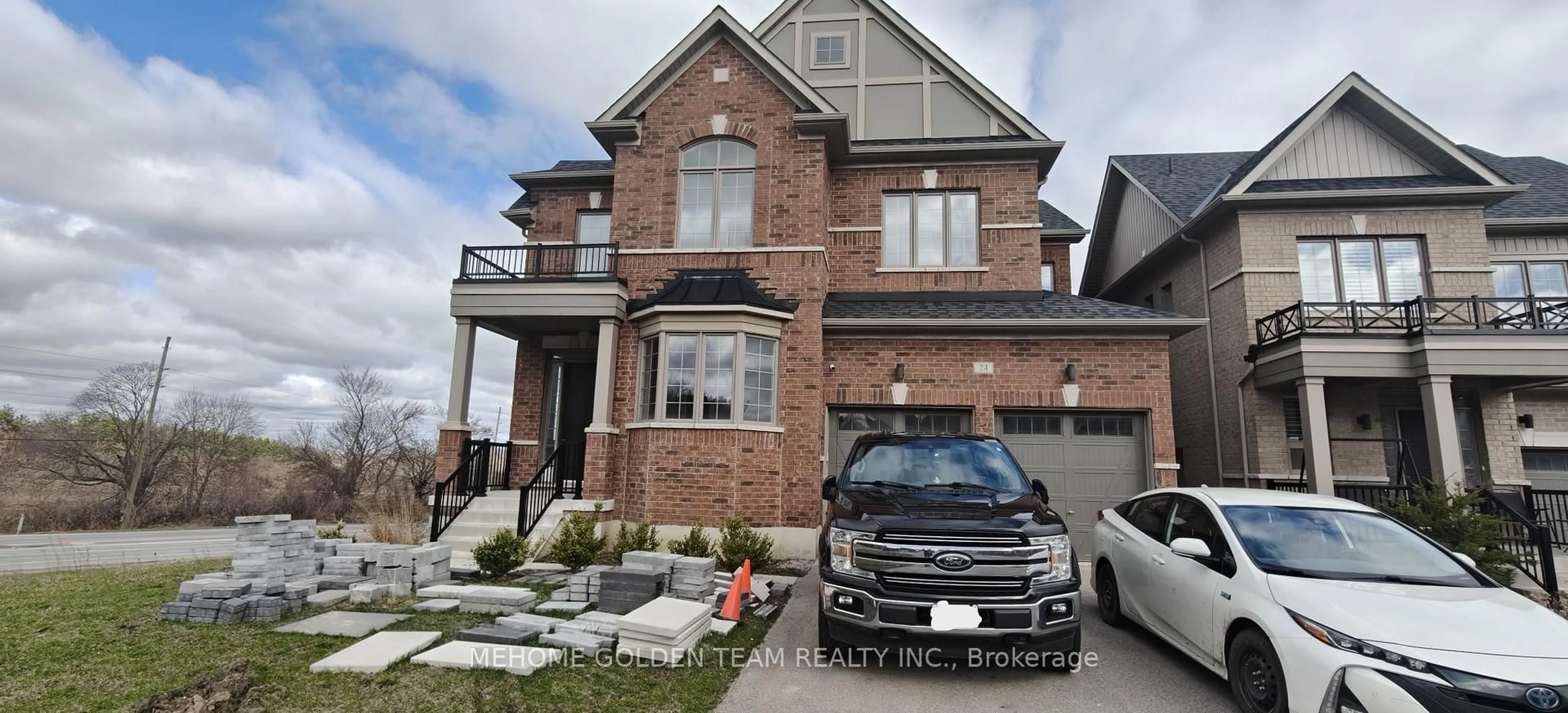 Home with brick exterior material, street for 24 Frank Kelly Dr, East Gwillimbury Ontario L9N 0V2