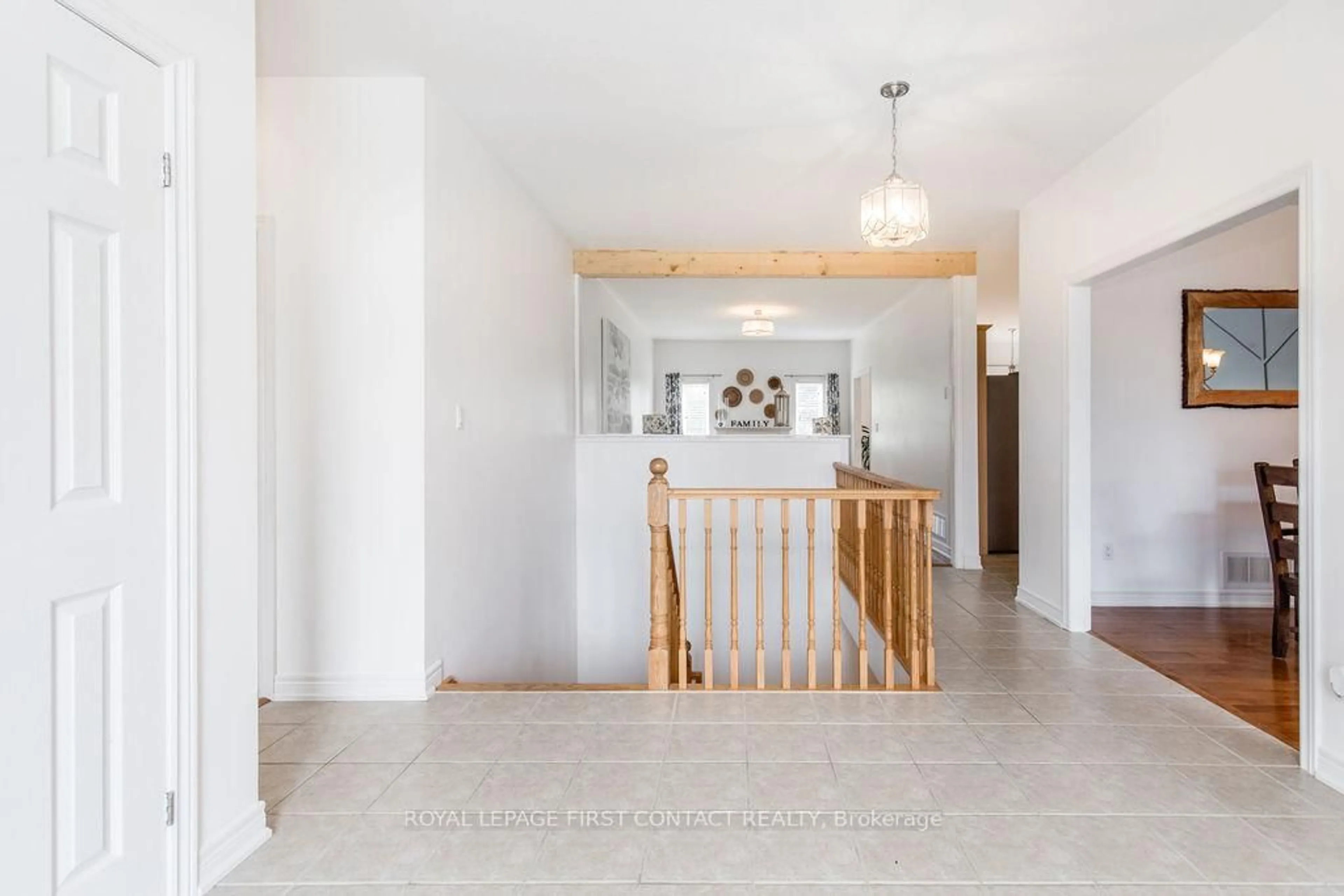 Indoor foyer for 31 Vanderpost Cres, Essa Ontario L0L 2N0