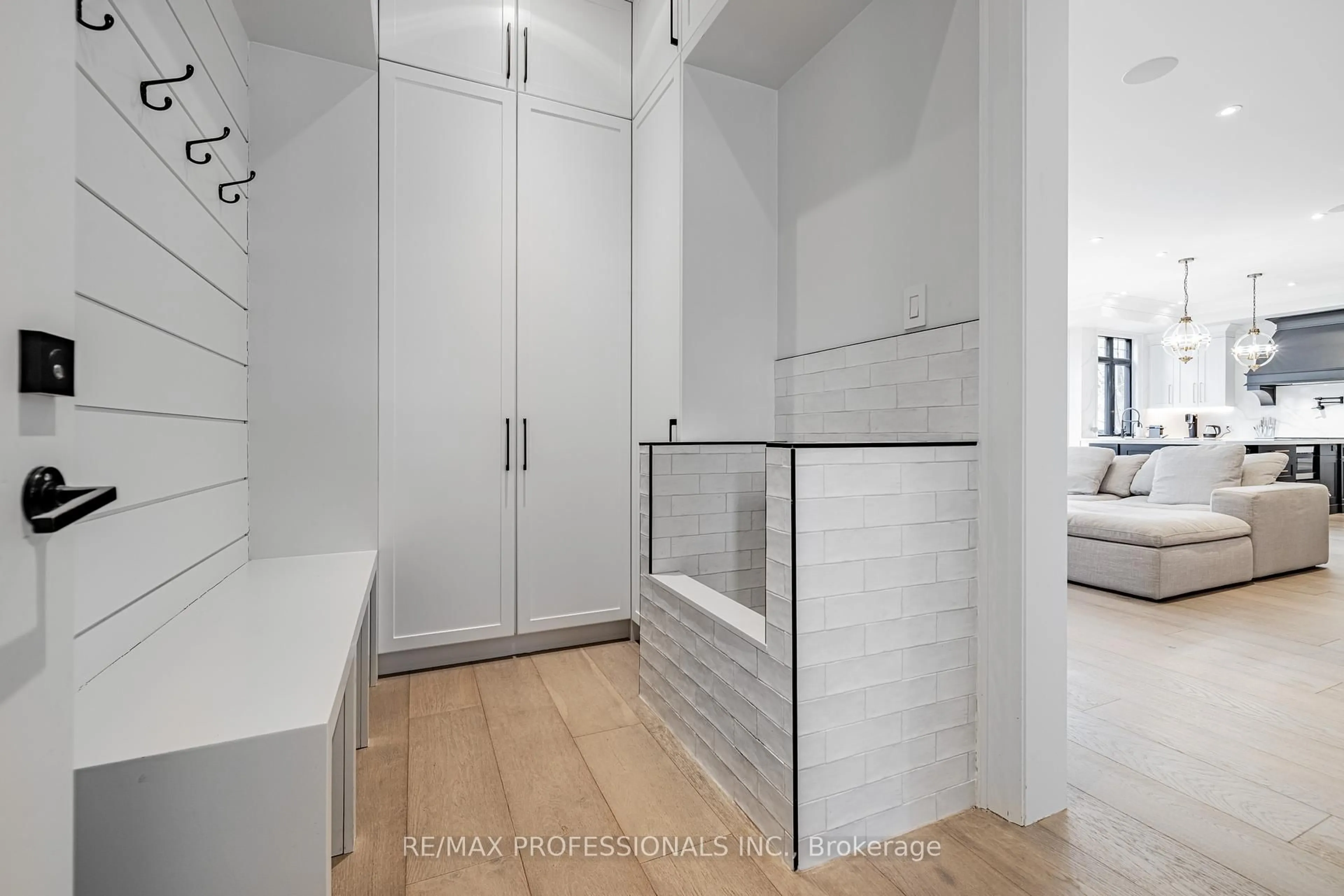 Unknown for 152 Wells St, Aurora Ontario L4G 1T7