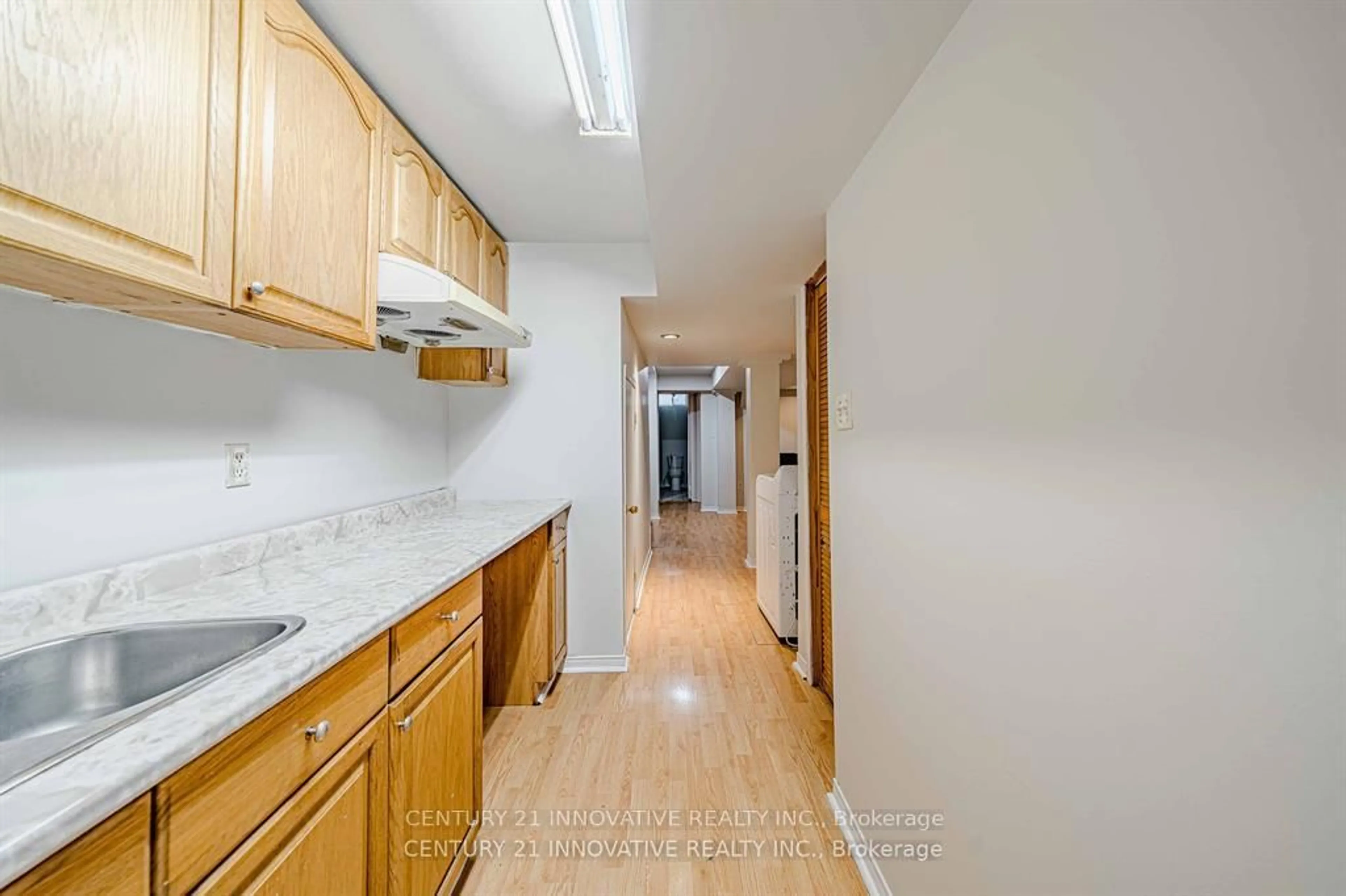 Standard kitchen, ceramic/tile floor for 5 Holloway Rd, Markham Ontario L3S 4P4