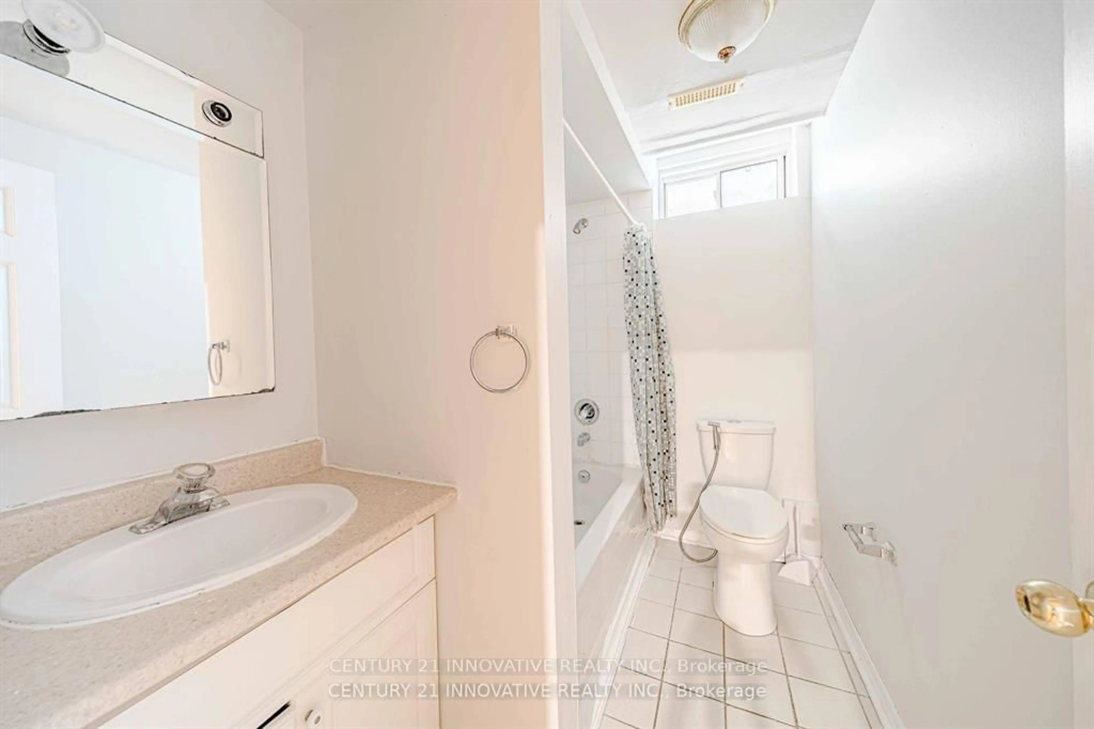 Standard bathroom, ceramic/tile floor for 5 Holloway Rd, Markham Ontario L3S 4P4