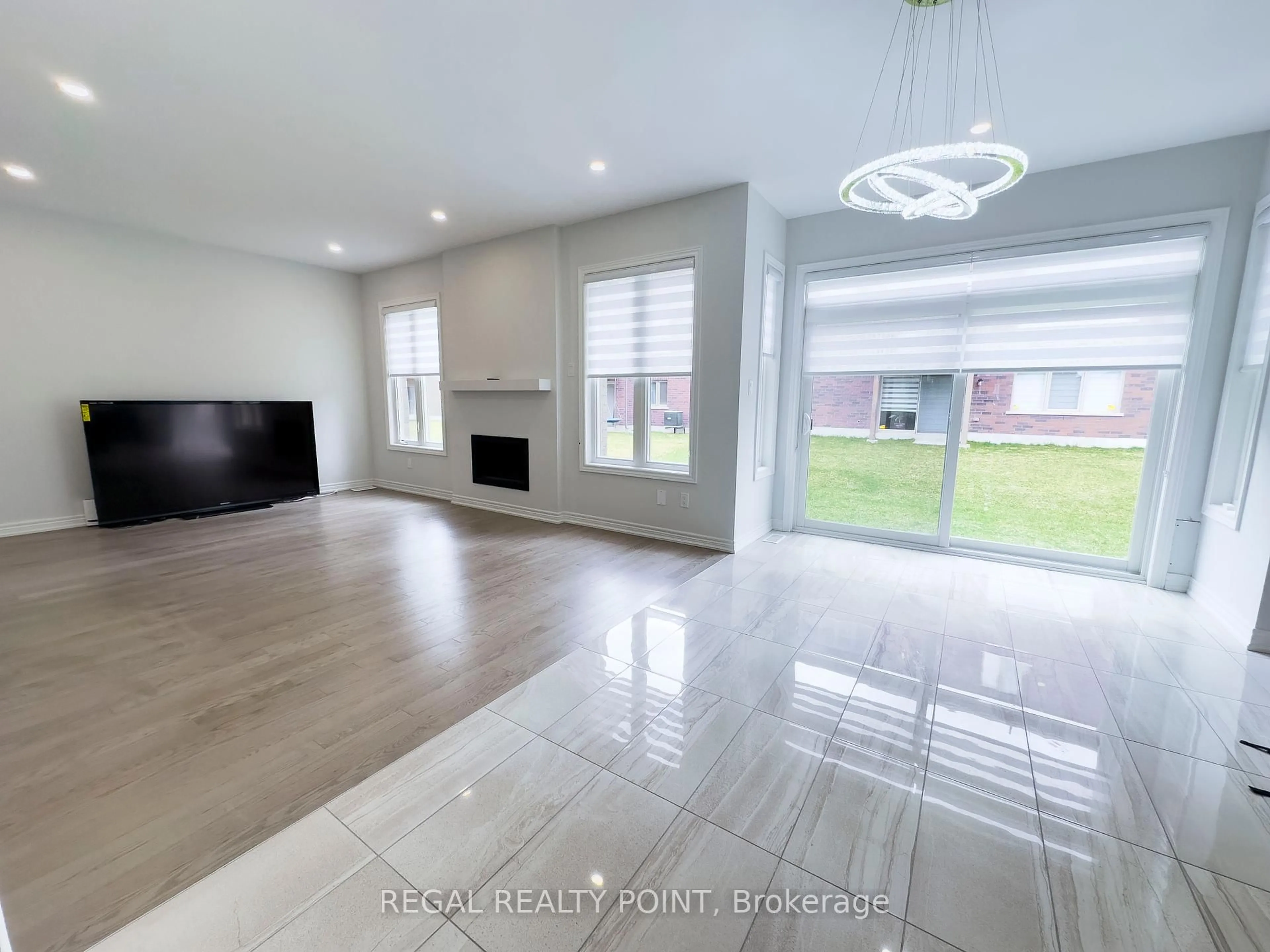 Unknown for 3 Father Muckle Ave, Georgina Ontario L4P 0E8