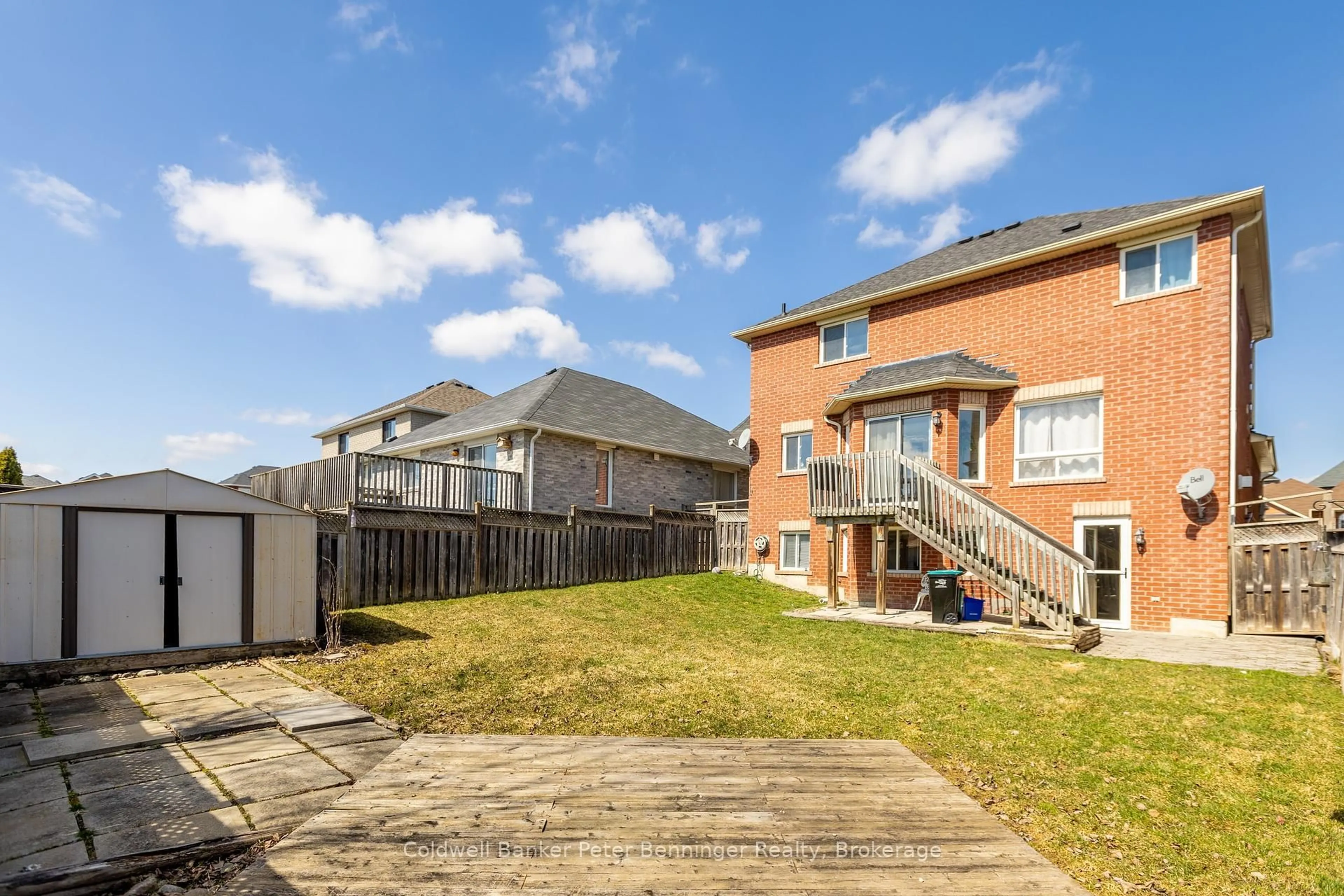 A pic from outside/outdoor area/front of a property/back of a property/a pic from drone, street for 1964 Romina Crt, Innisfil Ontario L9S 4Y1
