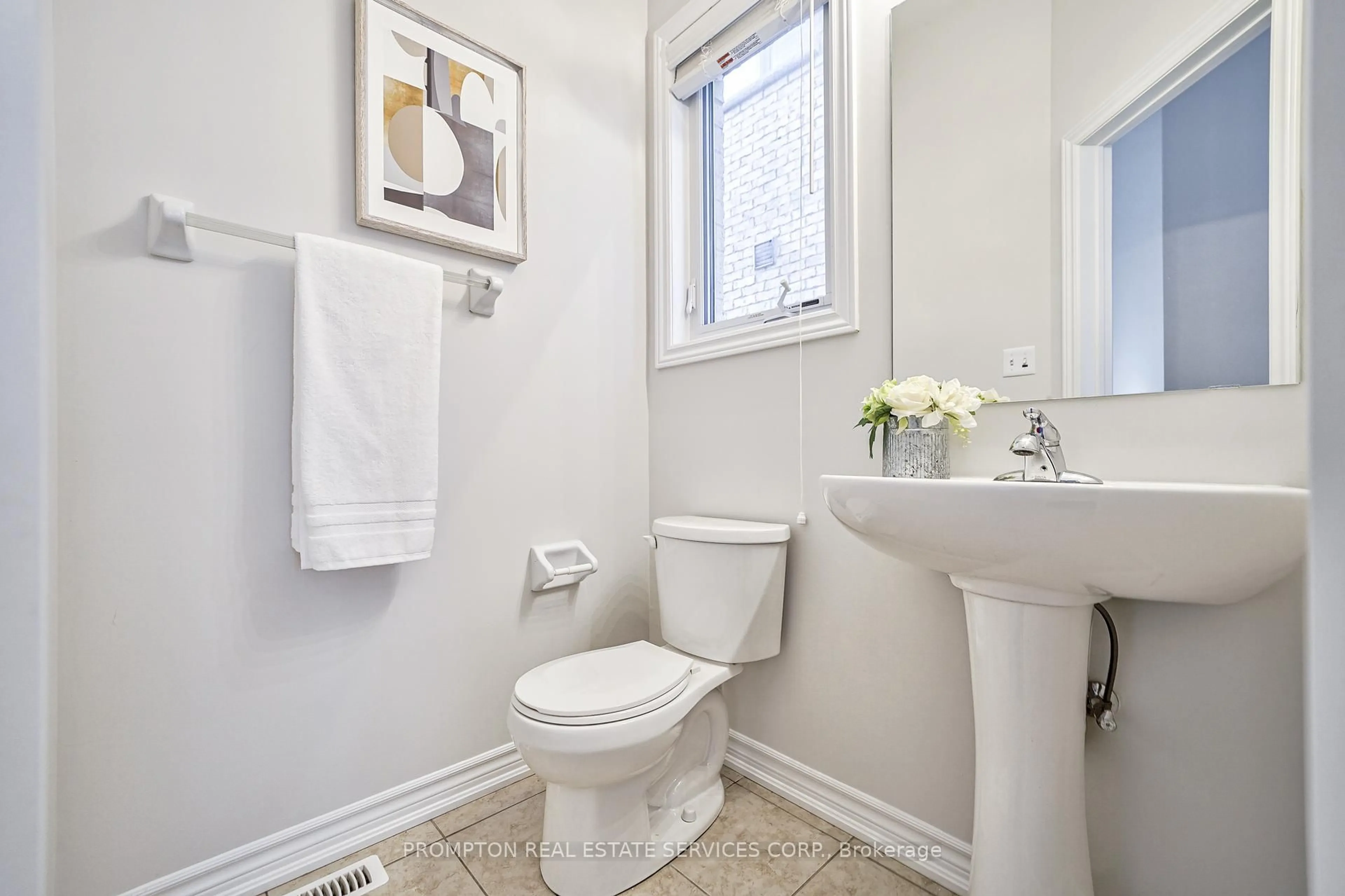Standard bathroom, ceramic/tile floor for 26 Memon Pl, Markham Ontario L6E 0S1