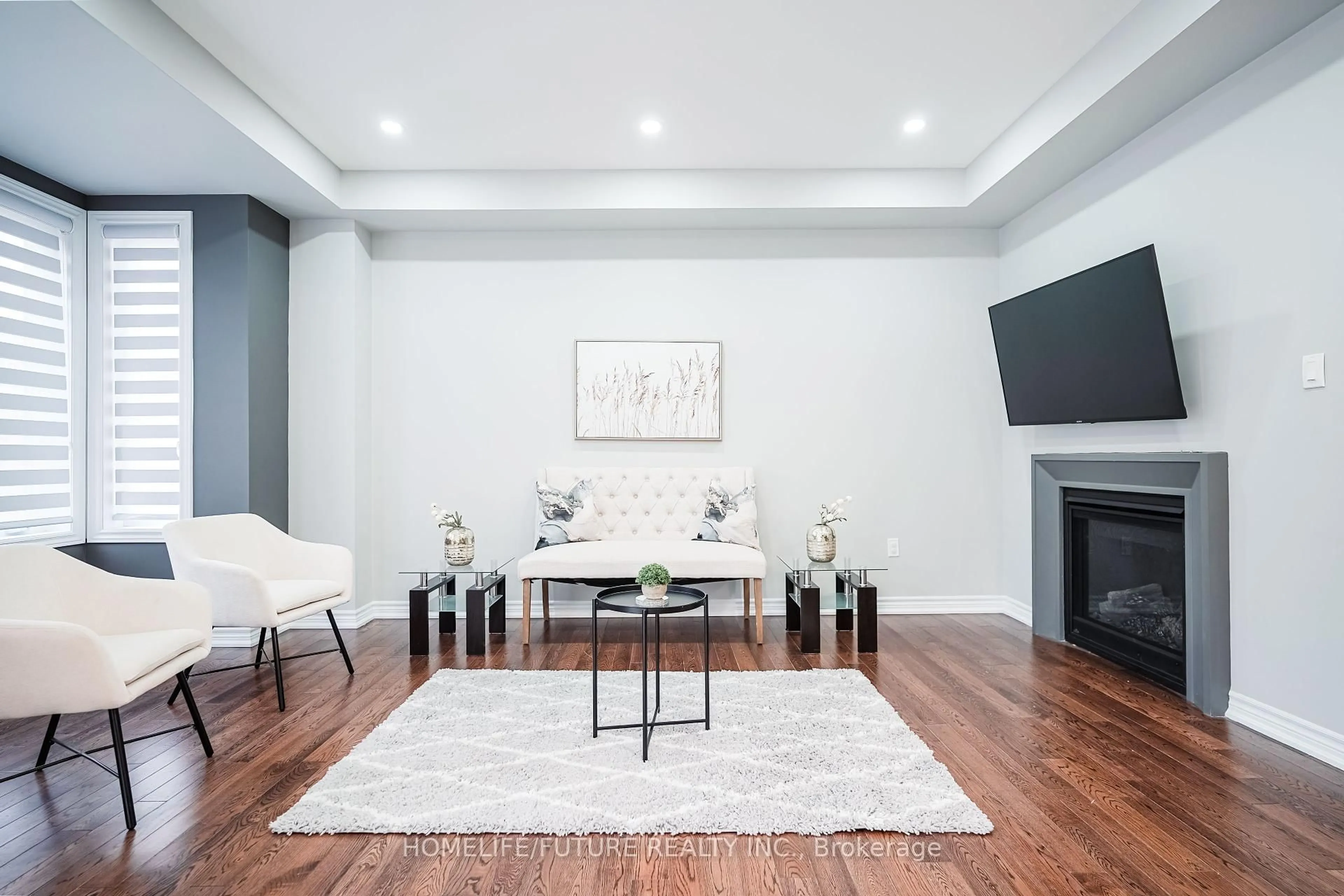 Living room with furniture, unknown for 53 Mondial Cres, East Gwillimbury Ontario L9N 0S2
