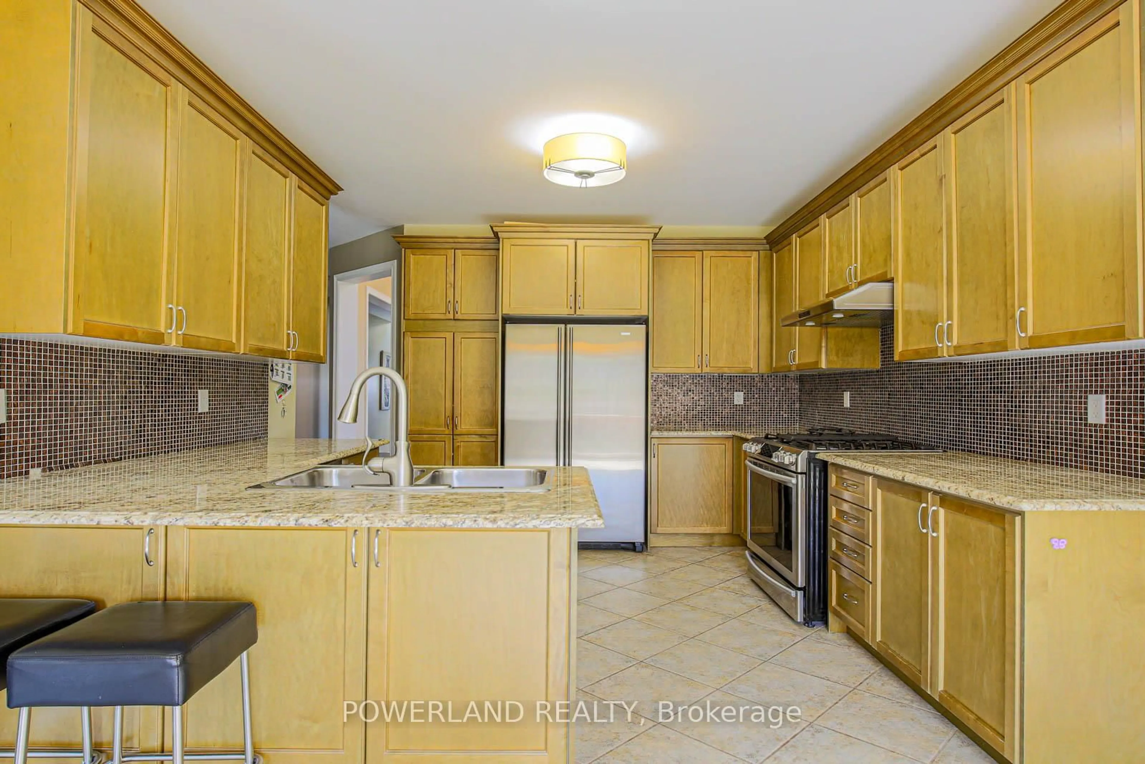 Standard kitchen, unknown for 87 Schuster Lane, Vaughan Ontario L4J 8Z4
