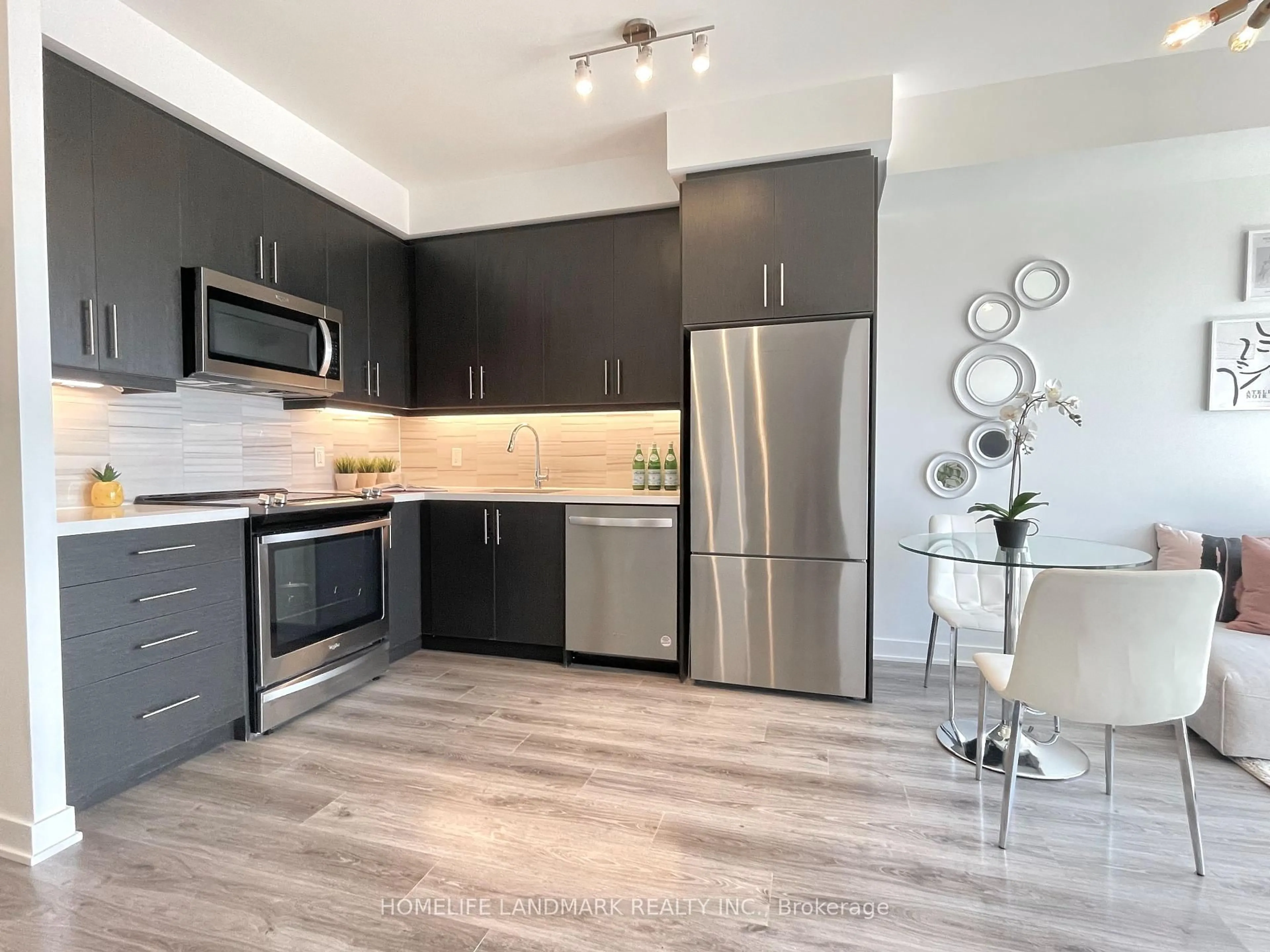 Contemporary kitchen, unknown for 85 Oneida Cres #1016, Richmond Hill Ontario L4B 0H4