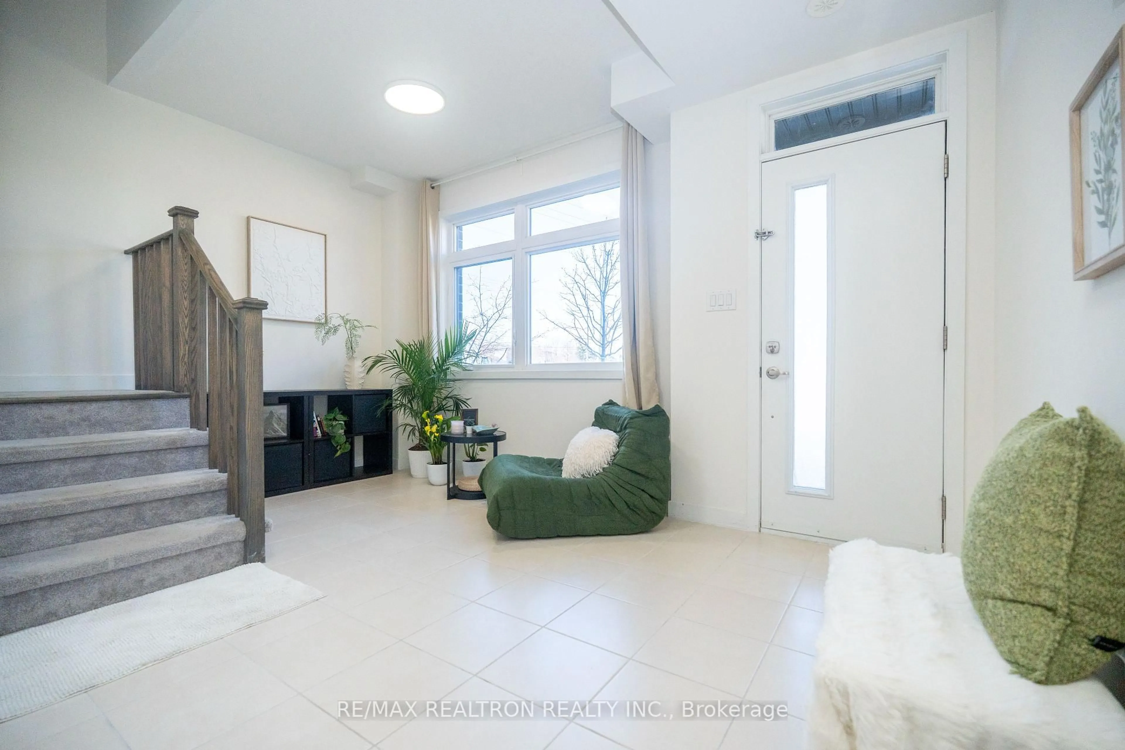 Unknown for 14 Garneau St, Vaughan Ontario L4L 0M1