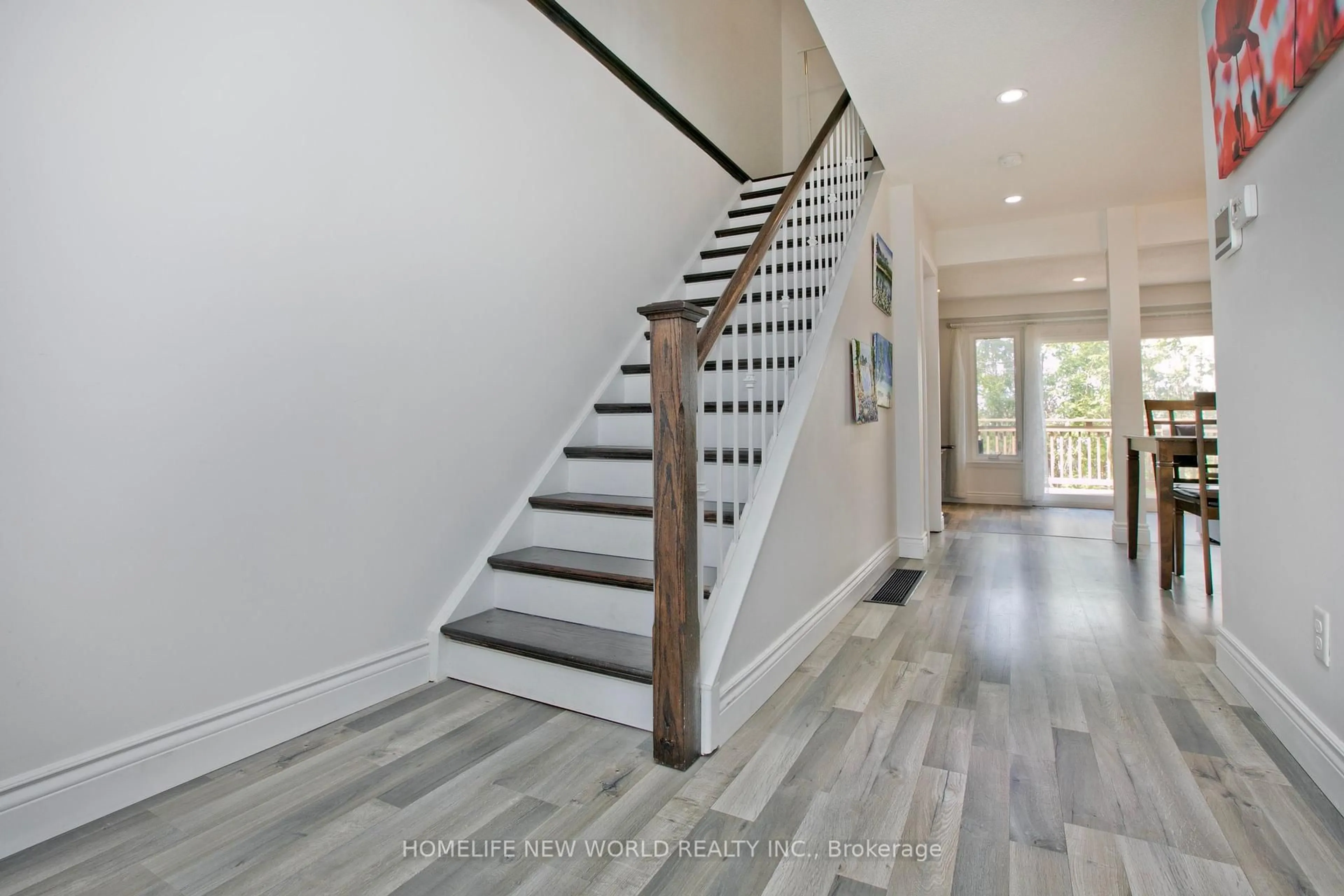 Stairs for 737 Pam Cres, Newmarket Ontario L3Y 5B7