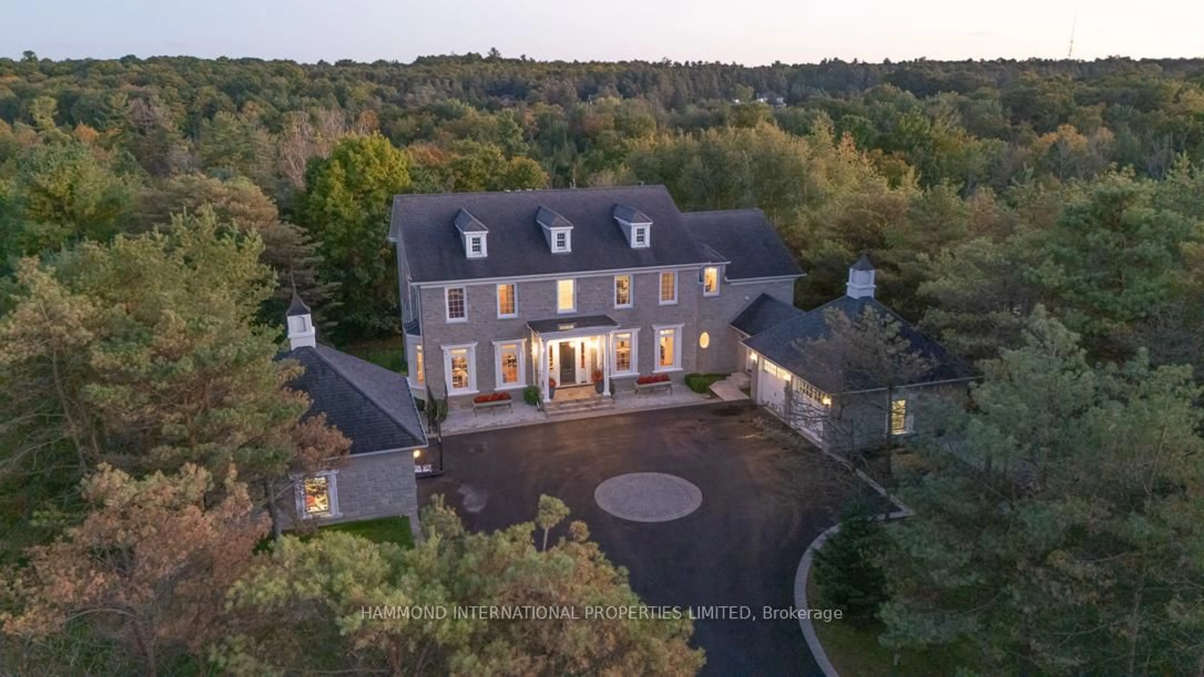 A pic from outside/outdoor area/front of a property/back of a property/a pic from drone, building for 41 Greenvalley Circ, Whitchurch-Stouffville Ontario L3Y 4W1