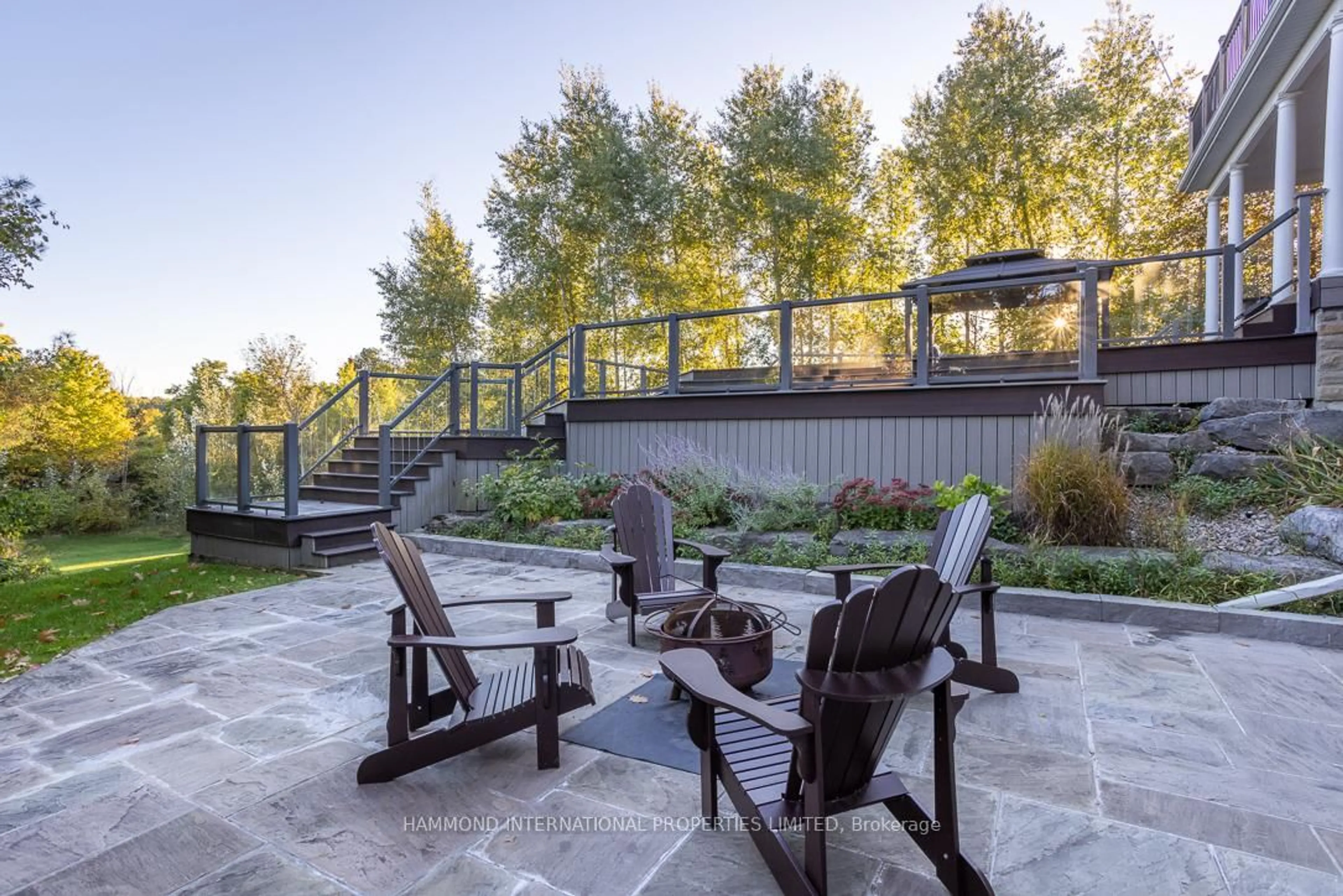Patio, unknown for 41 Greenvalley Circ, Whitchurch-Stouffville Ontario L3Y 4W1