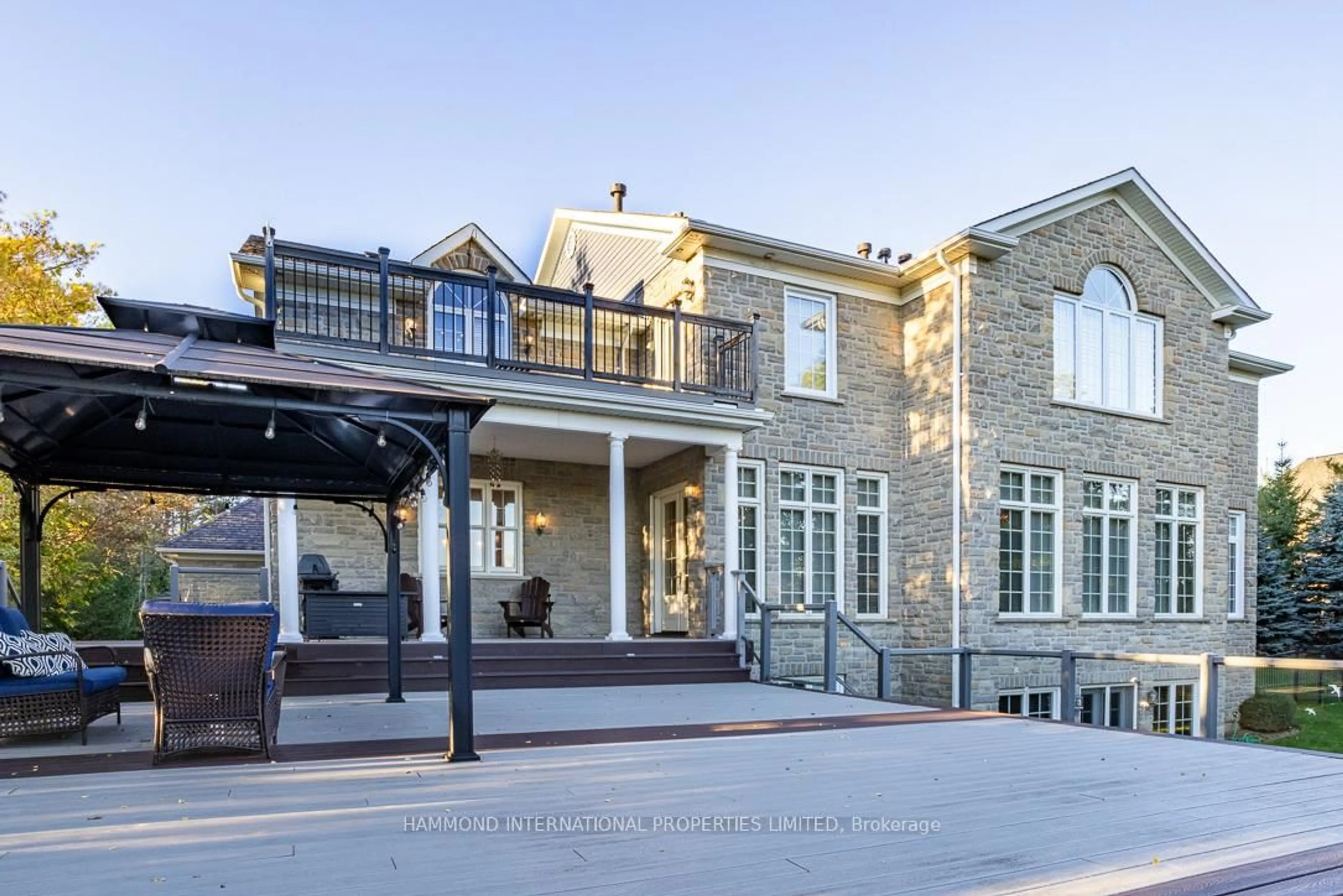 Patio, unknown for 41 Greenvalley Circ, Whitchurch-Stouffville Ontario L3Y 4W1