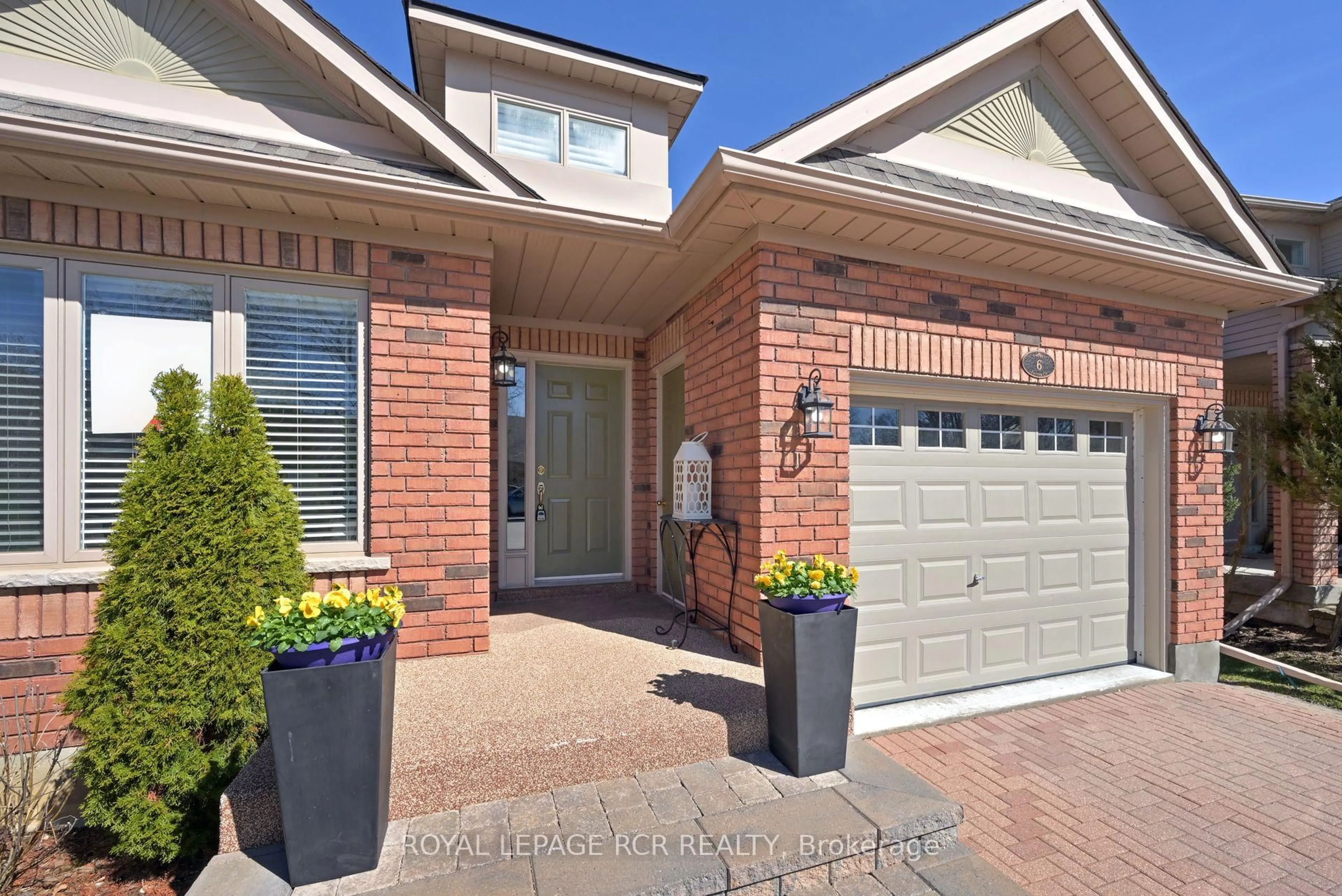 Home with brick exterior material, street for 6 Fortuna Circ, New Tecumseth Ontario L9R 1Z3