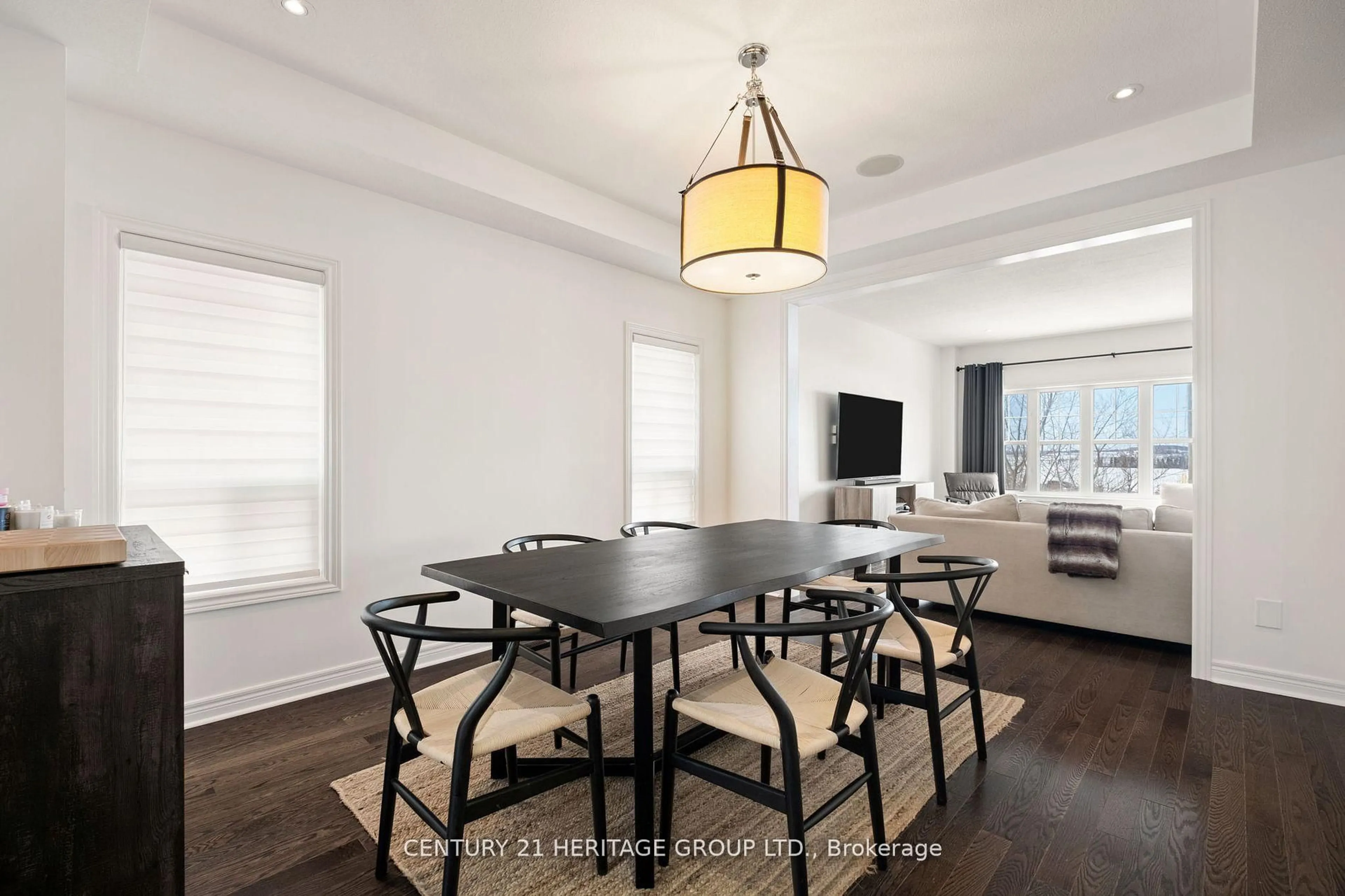 Dining room, wood/laminate floor for 223 Armstrong Cres, Bradford West Gwillimbury Ontario L3Z 2A4