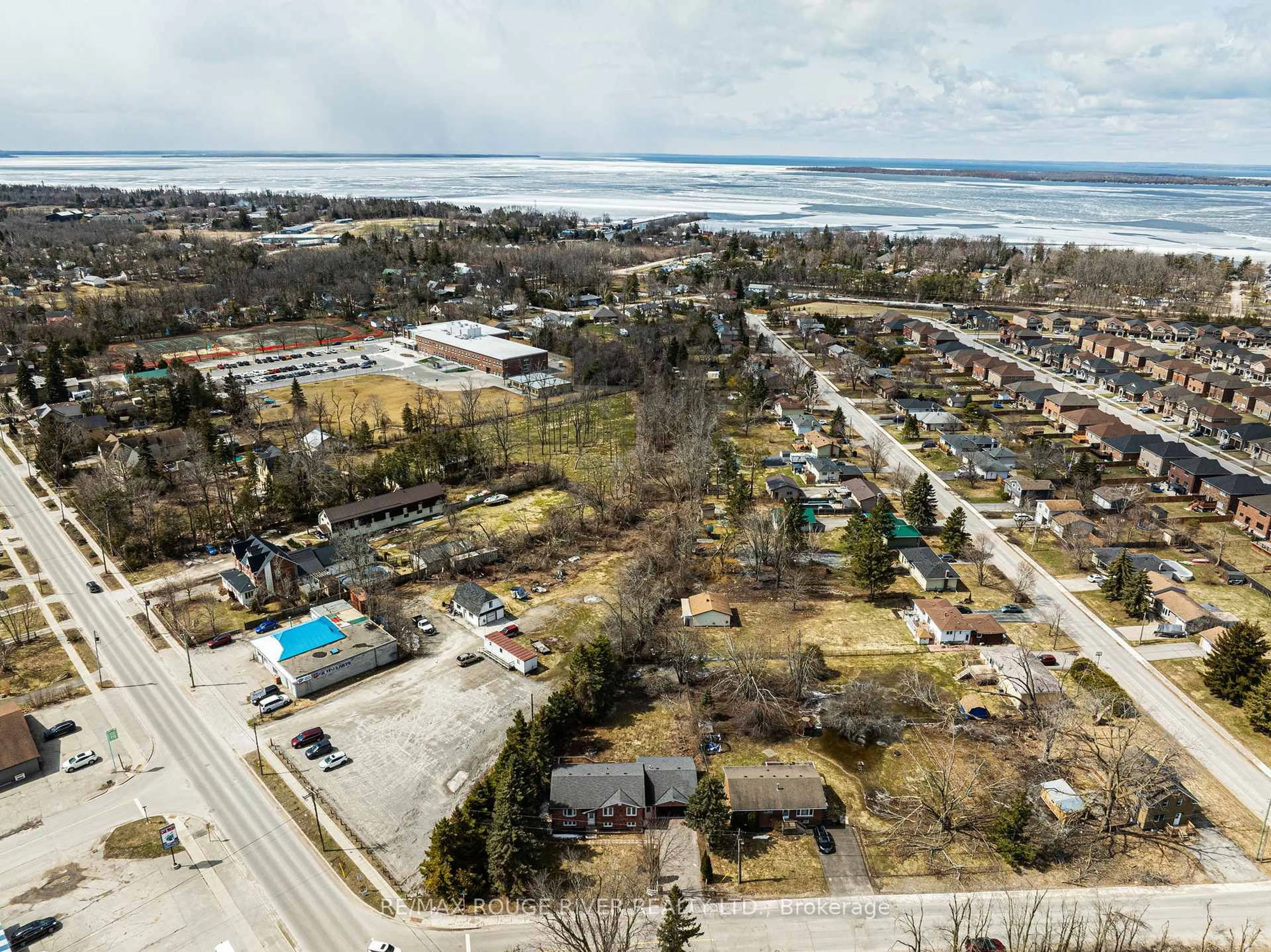 A pic from outside/outdoor area/front of a property/back of a property/a pic from drone, unknown for 495 Lakeland Cres, Brock Ontario L0K 1A0