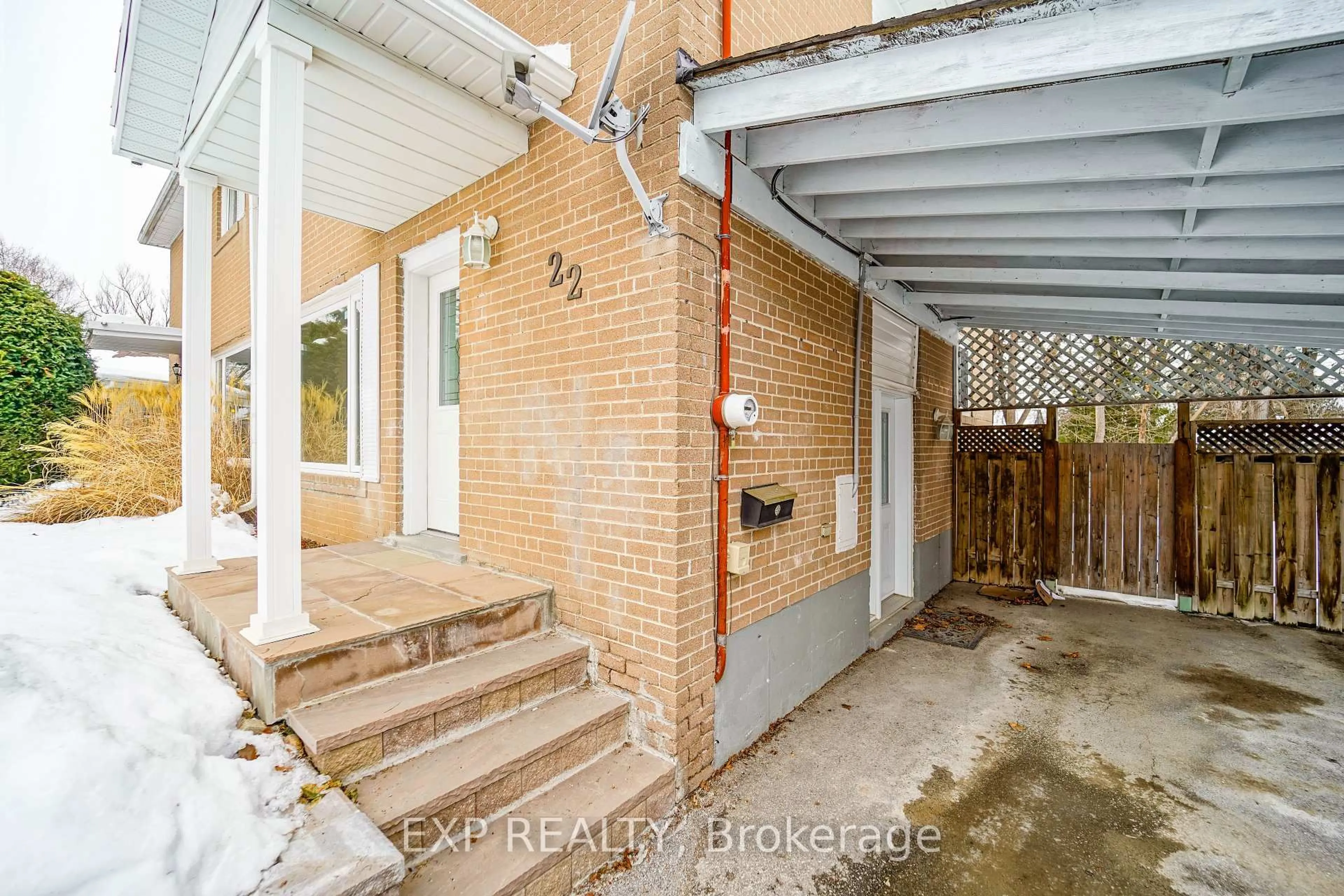 Unknown for 22 Jones Crt, Aurora Ontario L4G 2B8