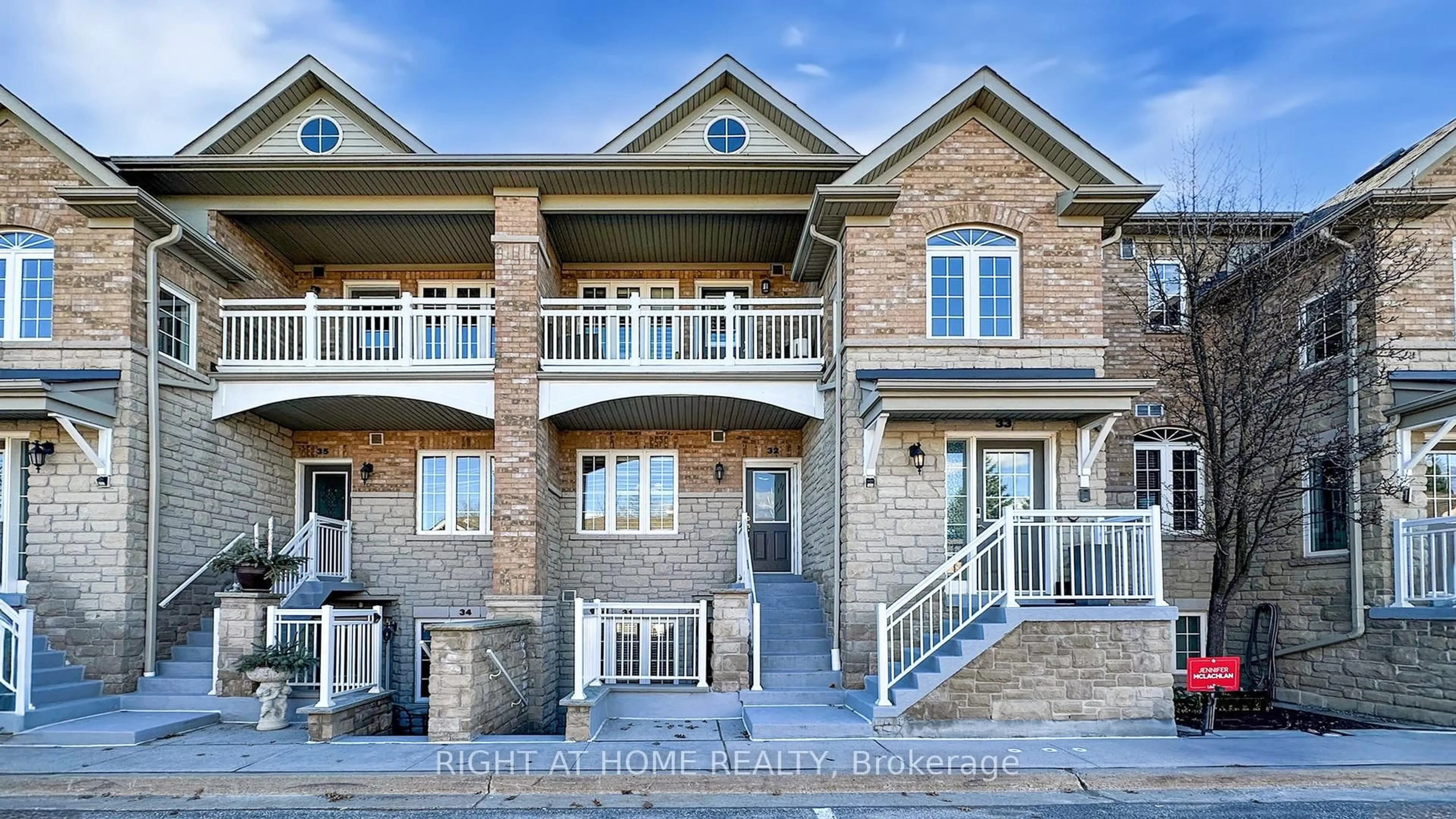 Home with brick exterior material, unknown for 520 Silken Laumann Dr #32, Newmarket Ontario L3X 2S7