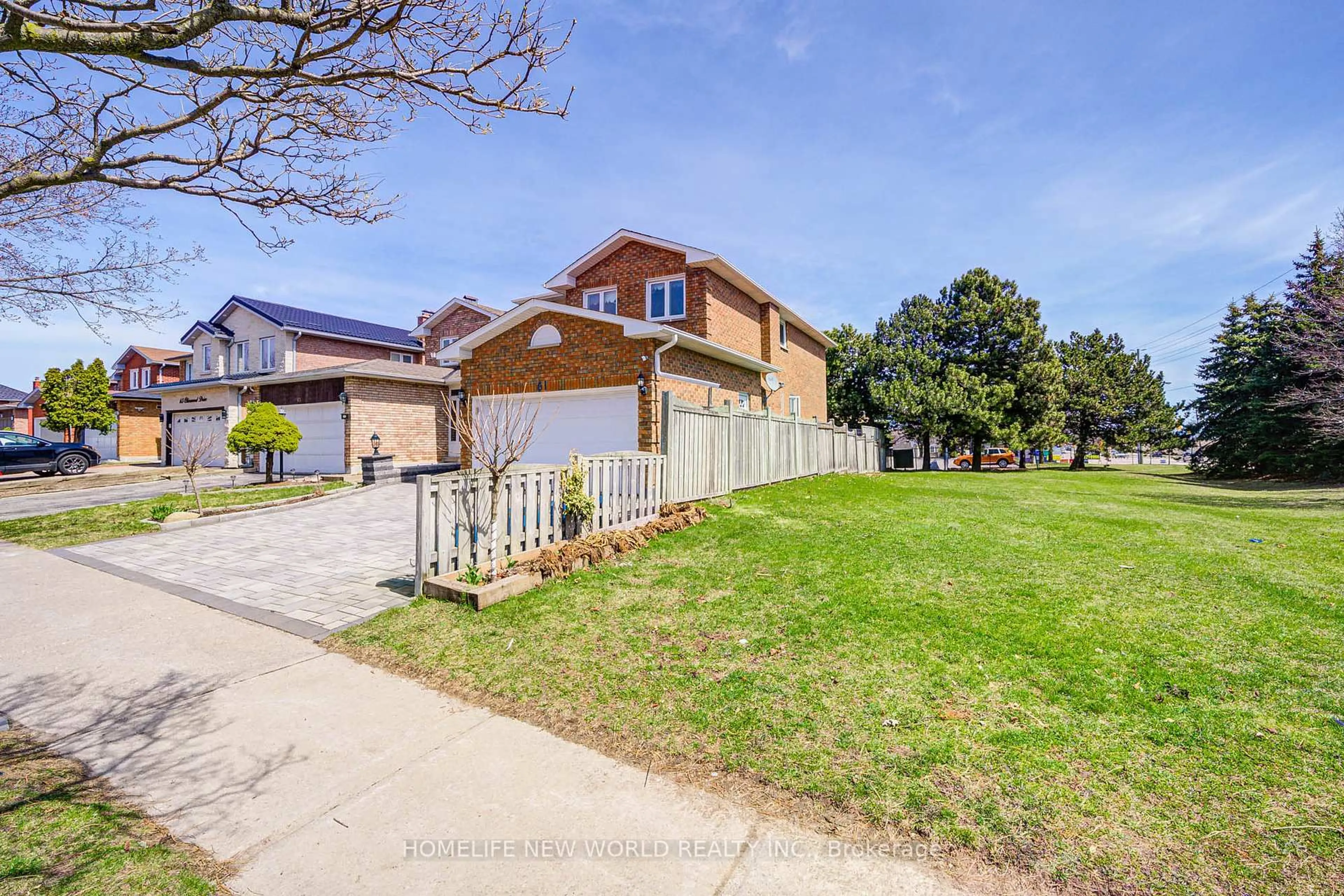 A pic from outside/outdoor area/front of a property/back of a property/a pic from drone, street for 61 Olivewood Dr, Markham Ontario L3S 3E2
