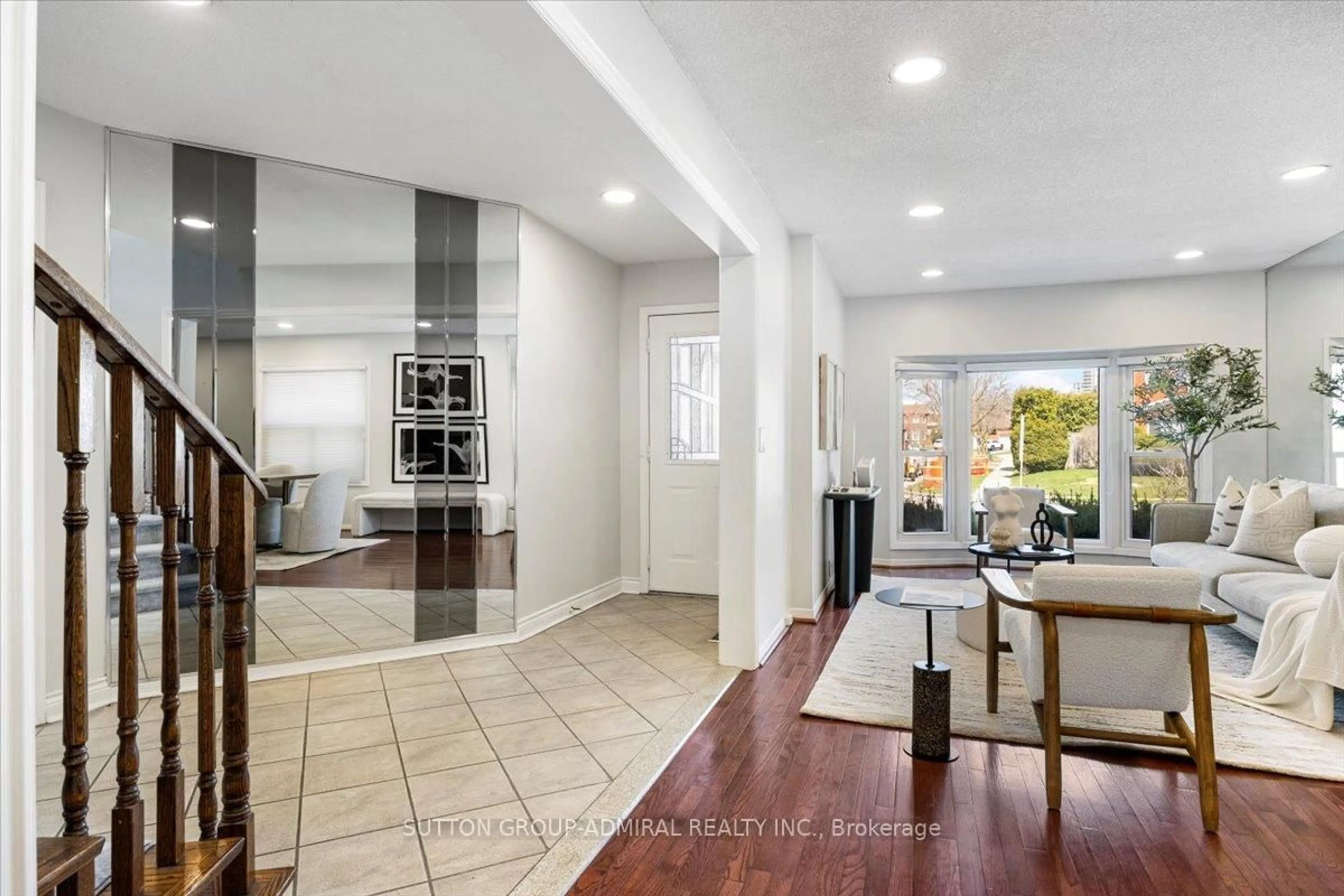 Indoor entryway for 201 Tansley Rd, Vaughan Ontario L4J 2Y8