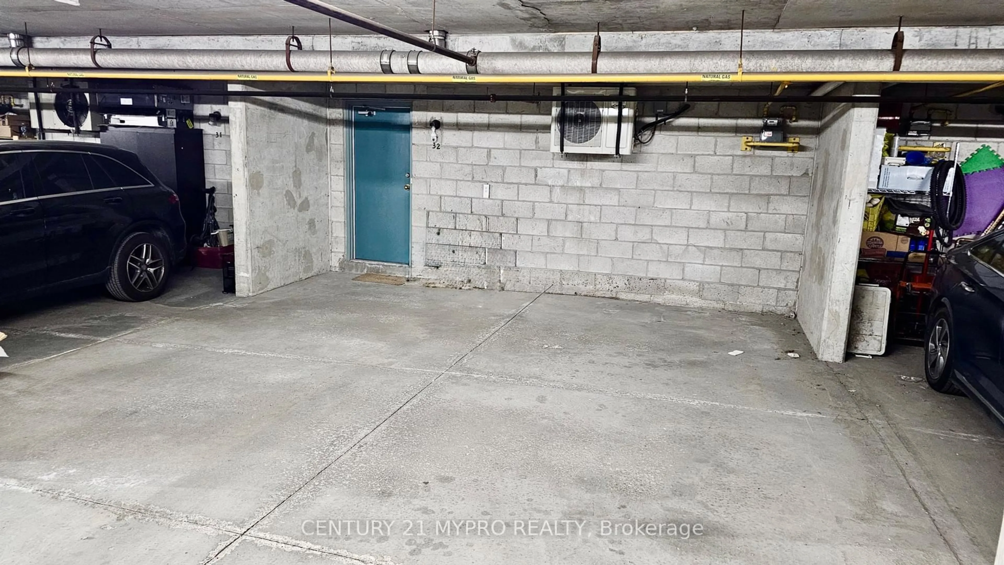 Indoor garage for 735 New Westminster Dr #32, Vaughan Ontario L4J 7Y9
