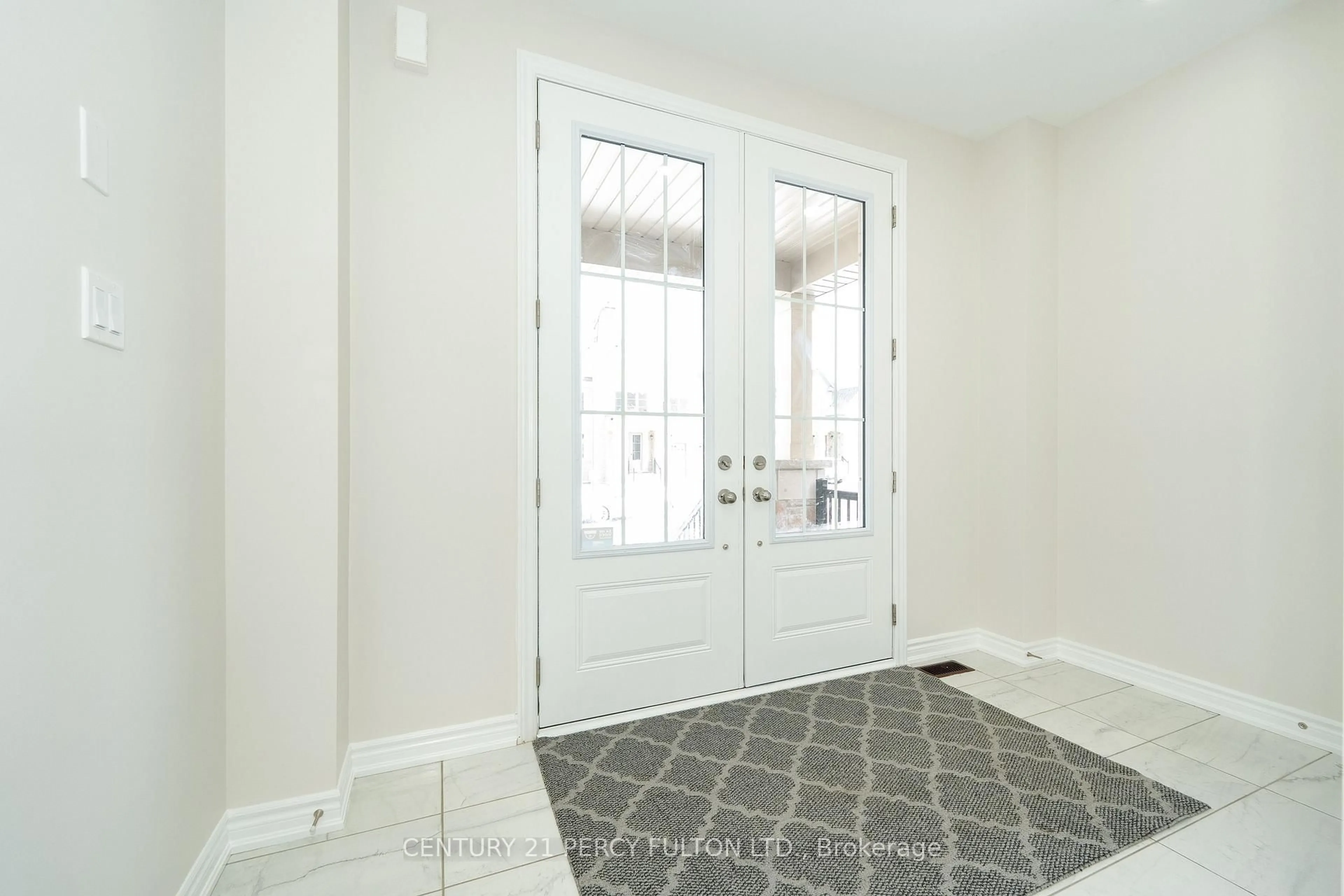 Indoor entryway for 53 Bowline Vista N/A, East Gwillimbury Ontario L9N 0W2