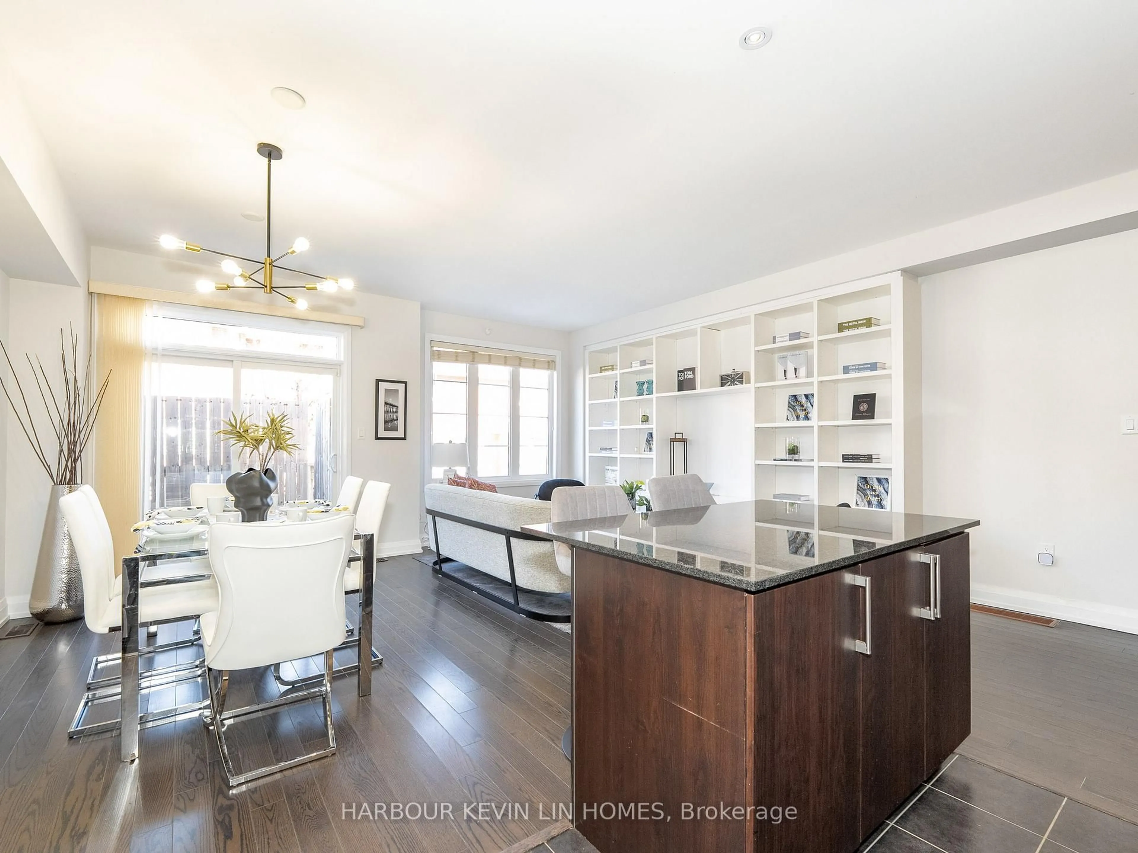 Open concept kitchen, wood/laminate floor for 382 Highway 7 N/A #TH15, Richmond Hill Ontario L4B 0C5