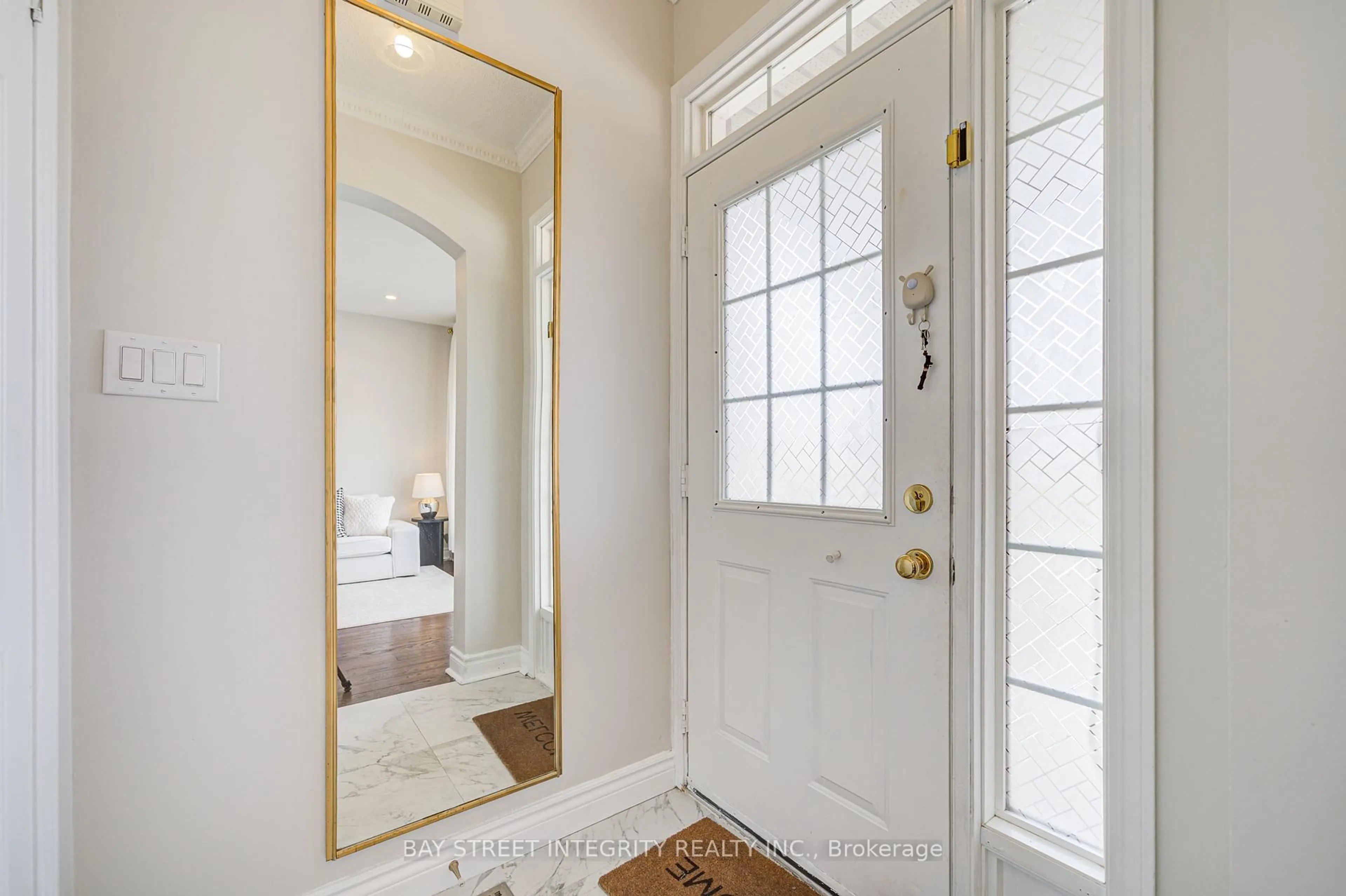 Indoor entryway for 50 Dogwood St, Markham Ontario L6E 1G3