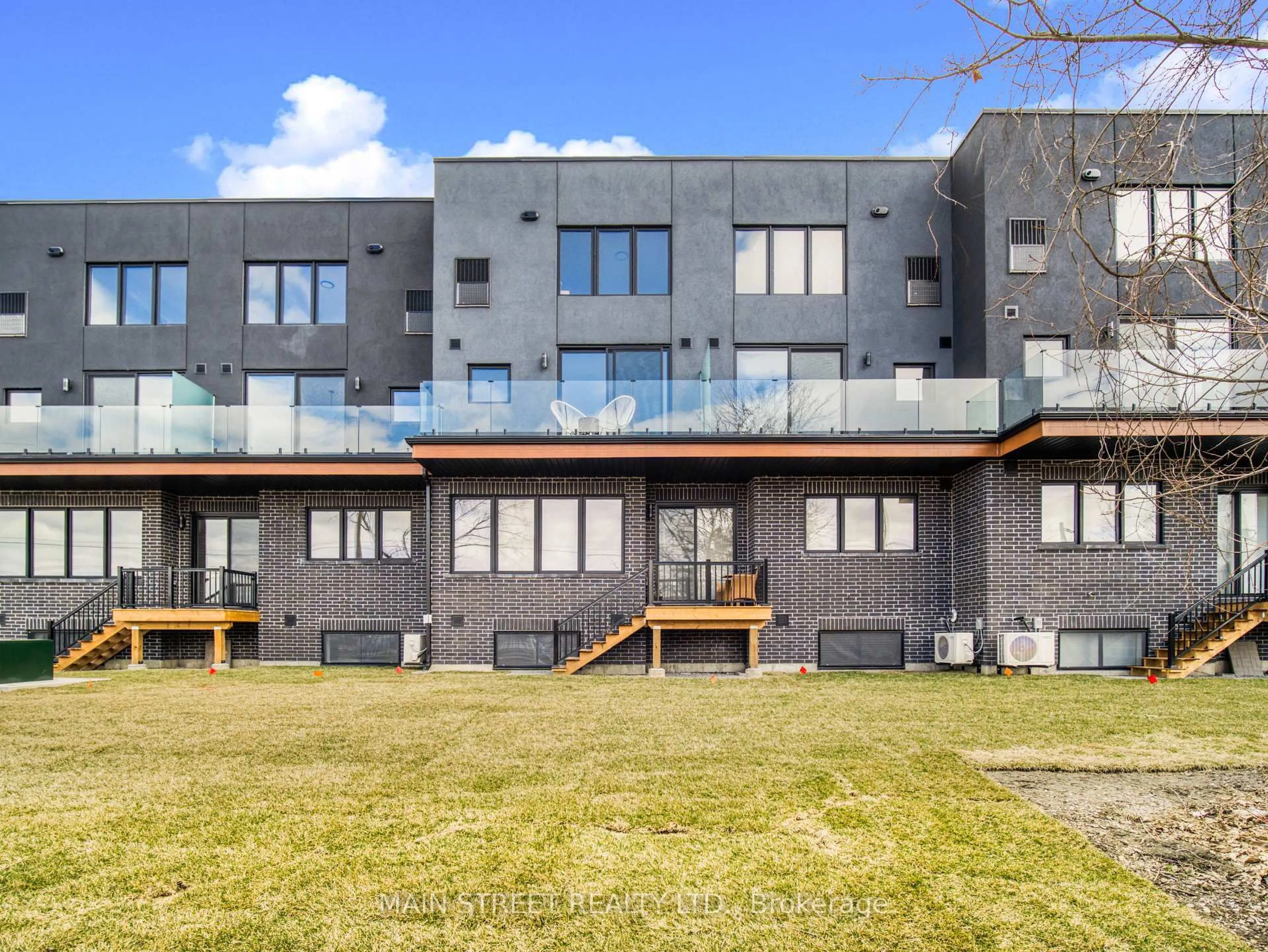 Unknown for 59 Charles St #8, Newmarket Ontario L3Y 3V7