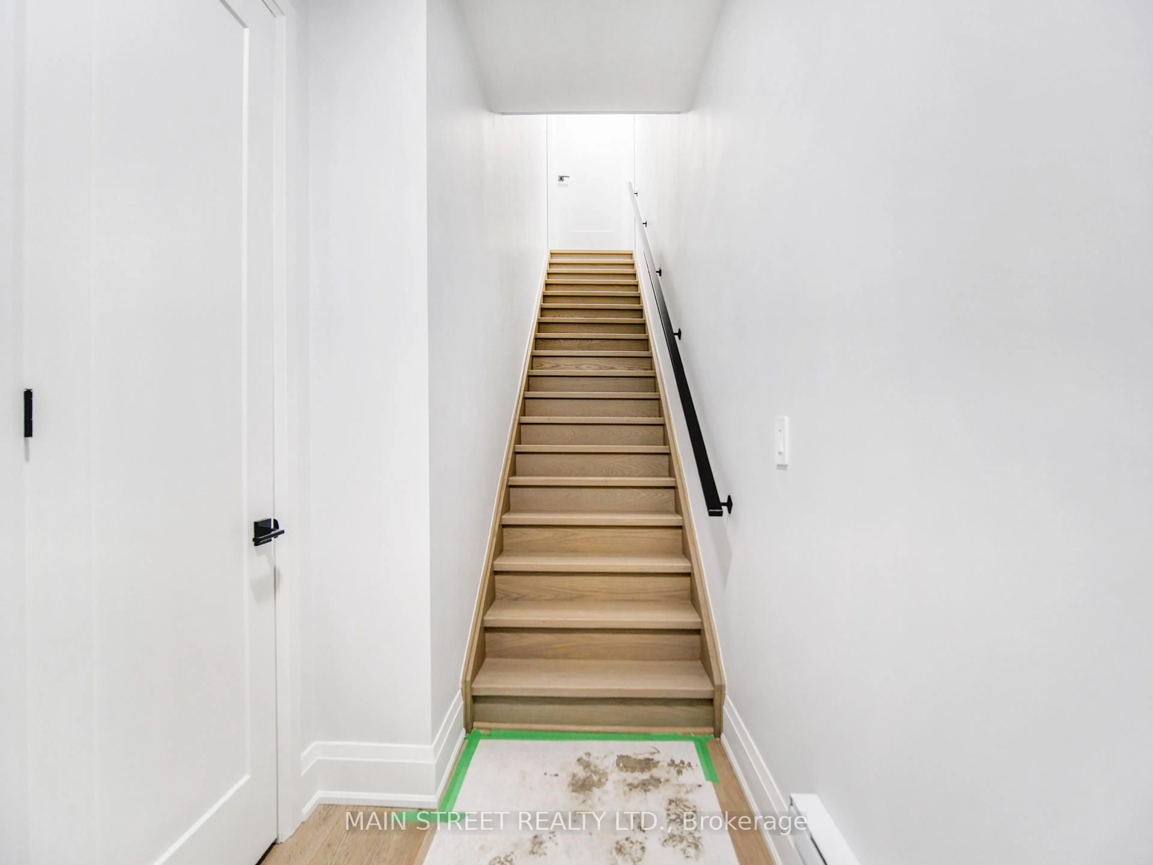 Stairs for 59 Charles St #8, Newmarket Ontario L3Y 3V7