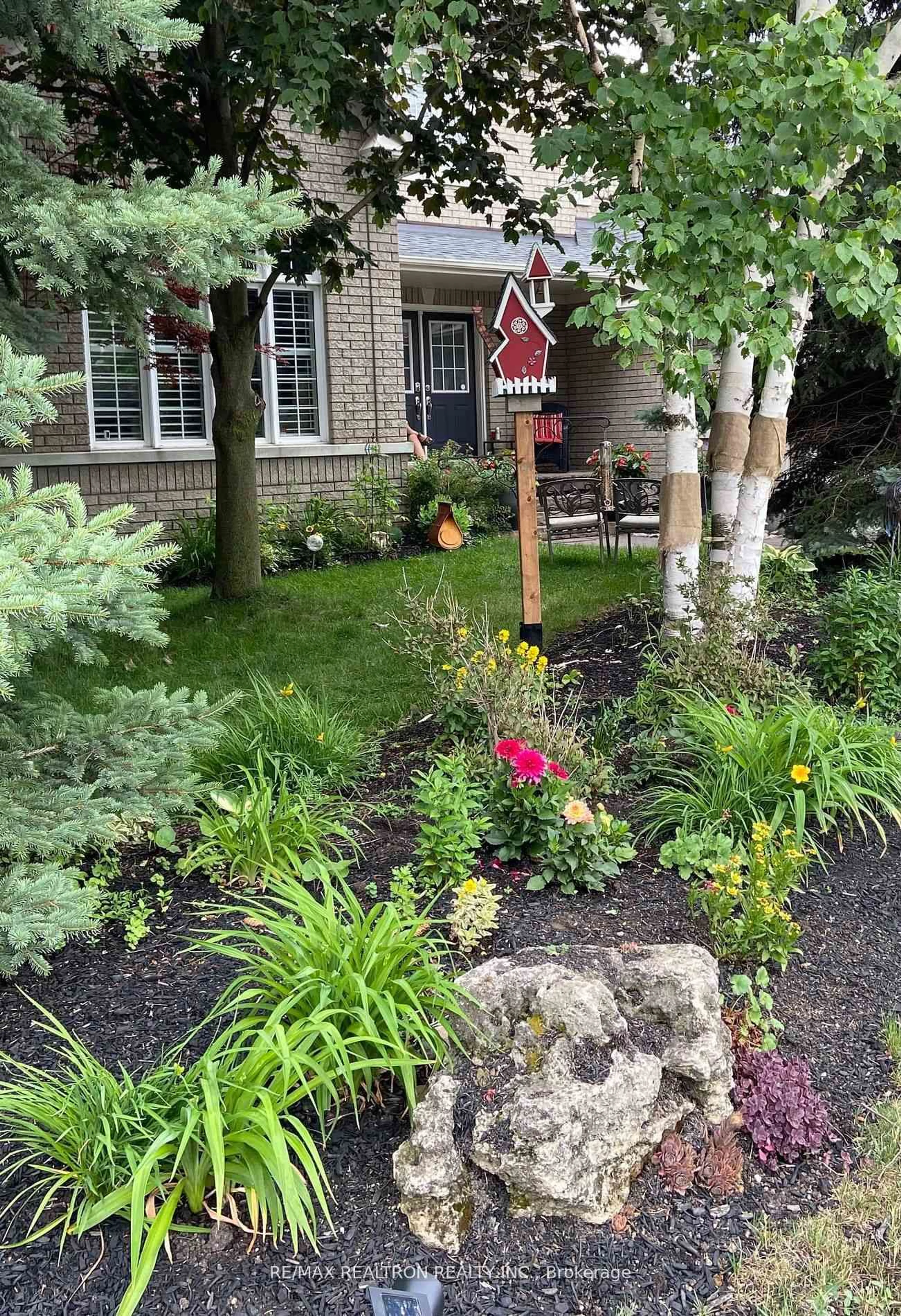 Unknown for 970 Best Circ, Newmarket Ontario L3X 2K9