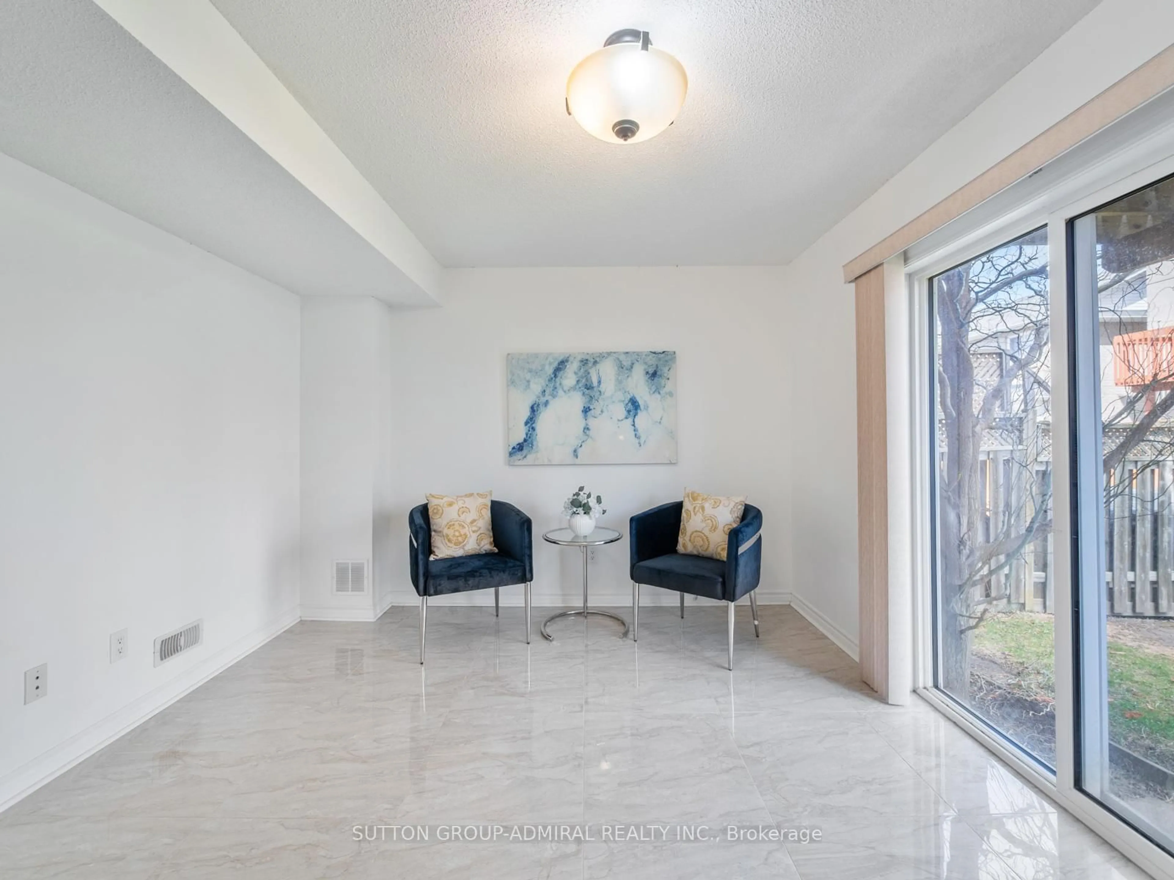 Unknown for 175 Gail Parks Cres, Newmarket Ontario L3X 3C2