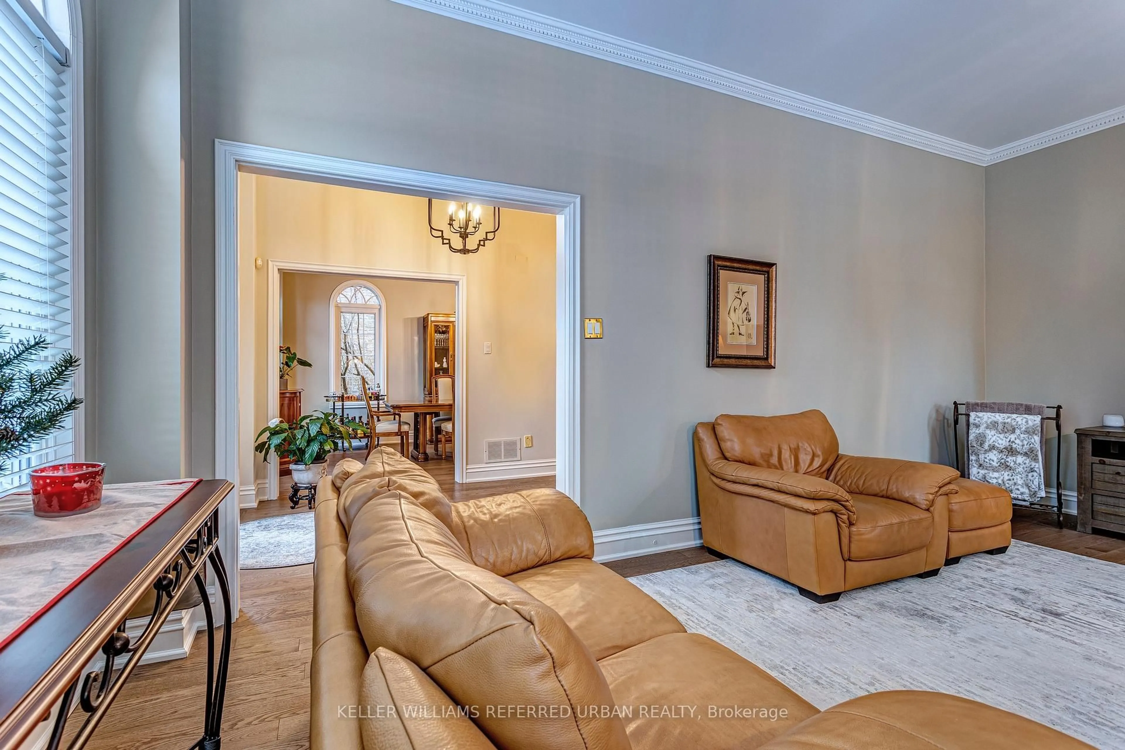Living room with furniture, unknown for 52 Regent St, Richmond Hill Ontario L4C 9C3