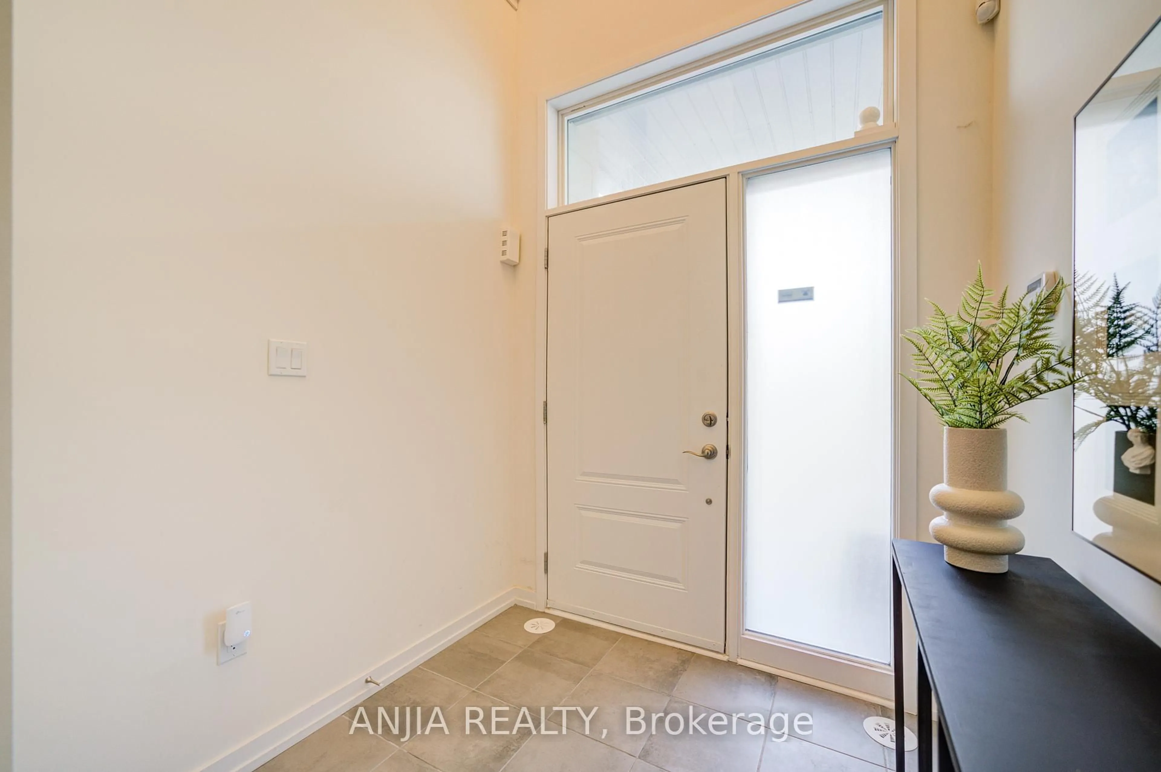 Indoor entryway for 46 Armillo Pl, Markham Ontario L6E 0V4