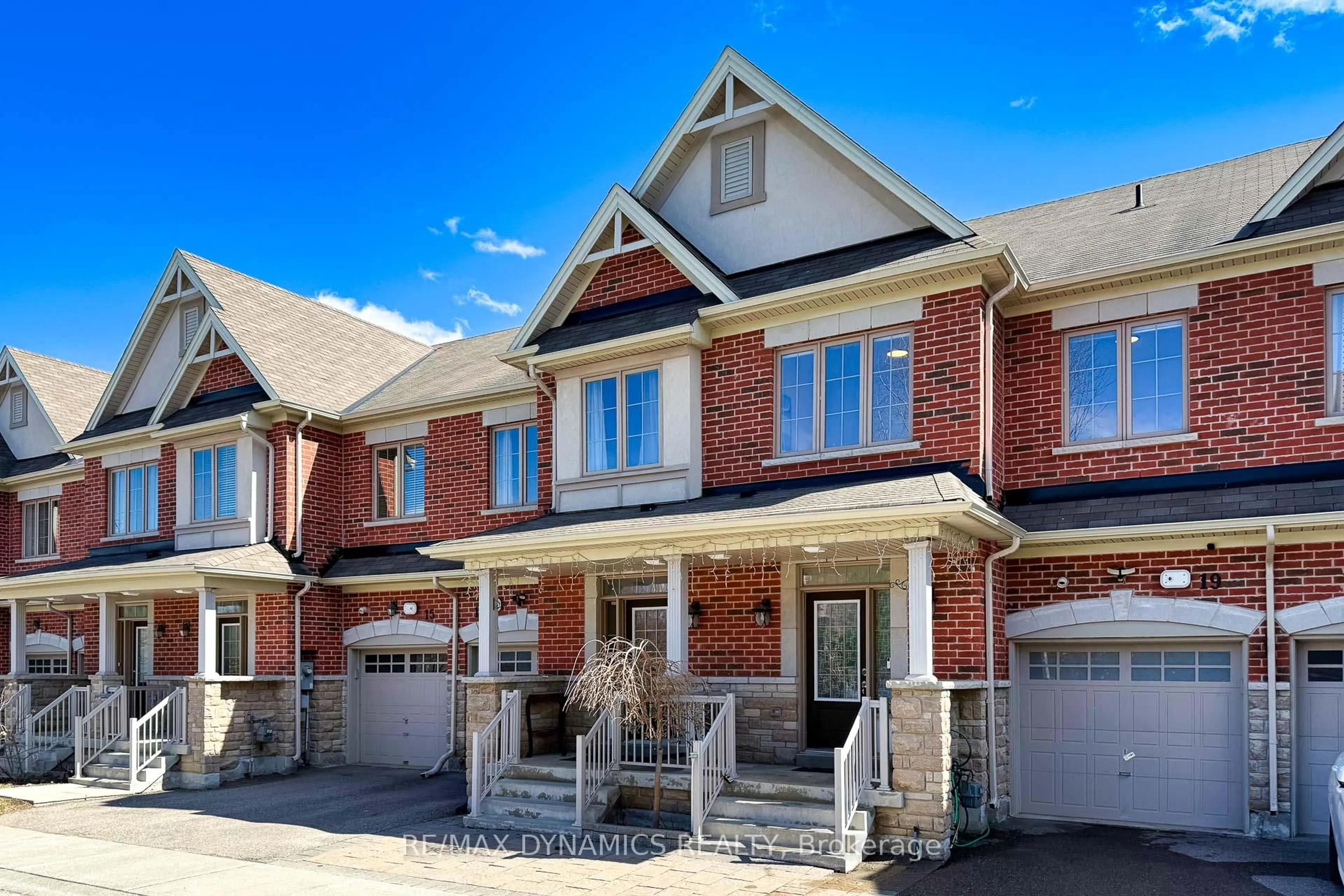 Home with brick exterior material, street for 19 Mazarine Lane, Richmond Hill Ontario L4S 0G2