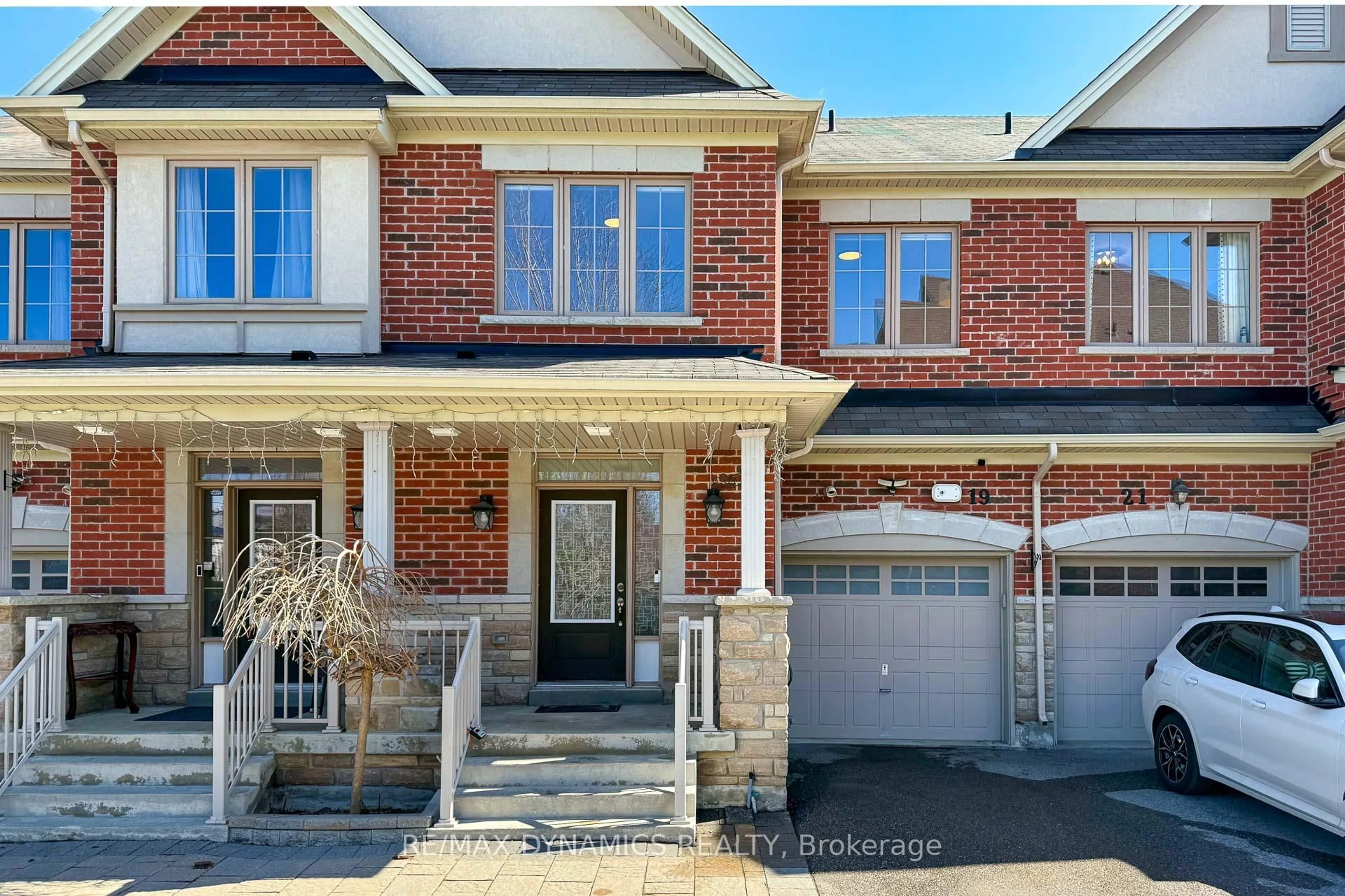 Home with brick exterior material, street for 19 Mazarine Lane, Richmond Hill Ontario L4S 0G2