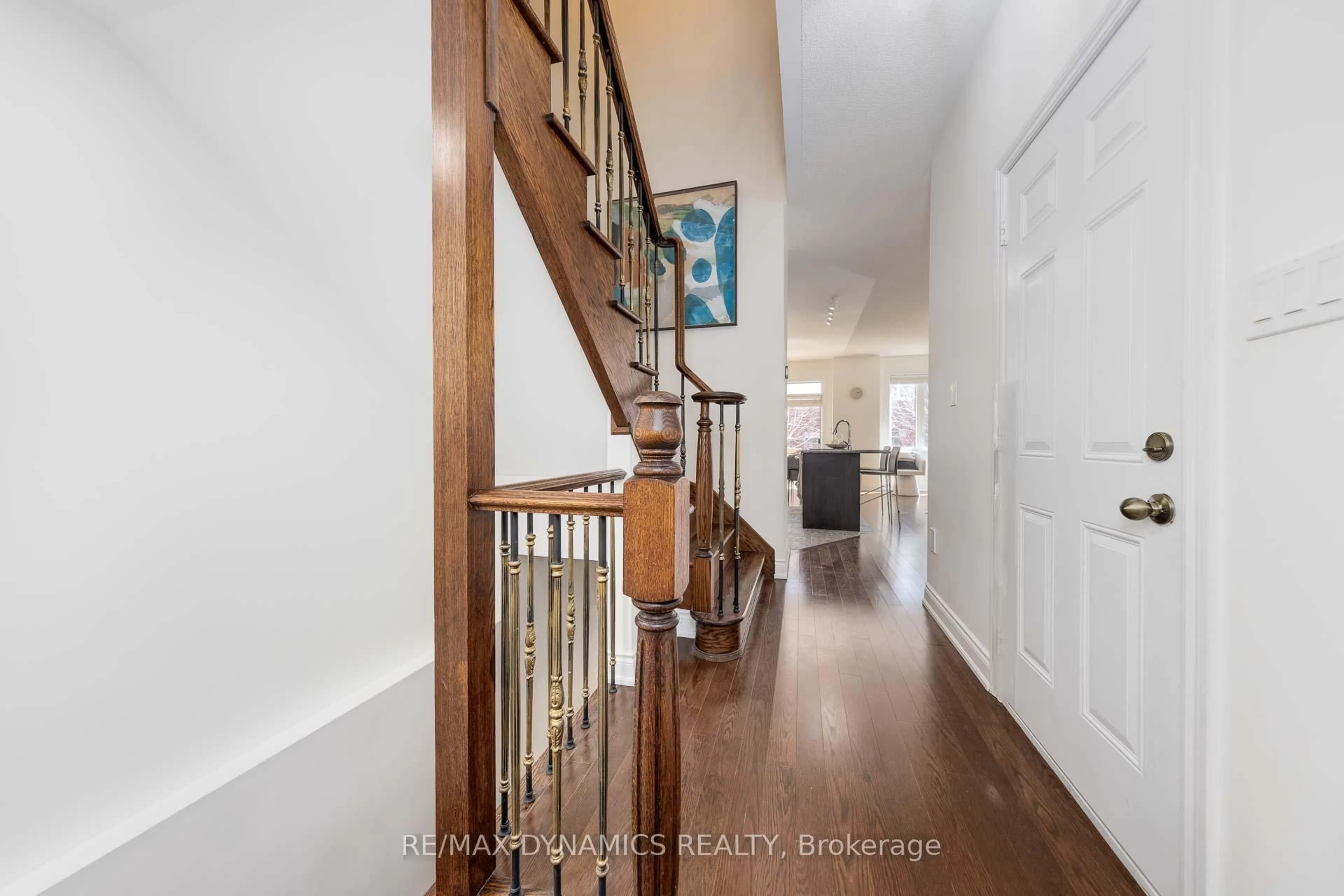 Indoor entryway for 19 Mazarine Lane, Richmond Hill Ontario L4S 0G2
