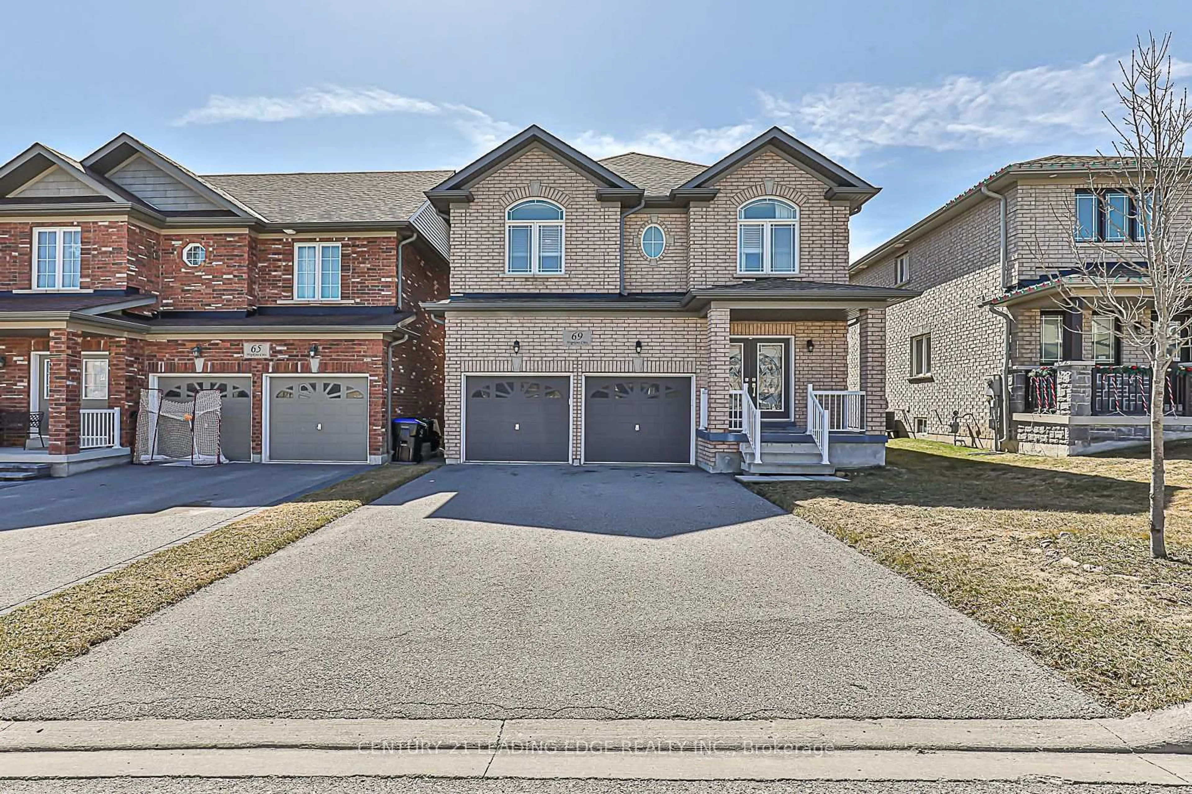Home with brick exterior material, street for 69 HOPKINS Cres, Bradford West Gwillimbury Ontario L3Z 0R7