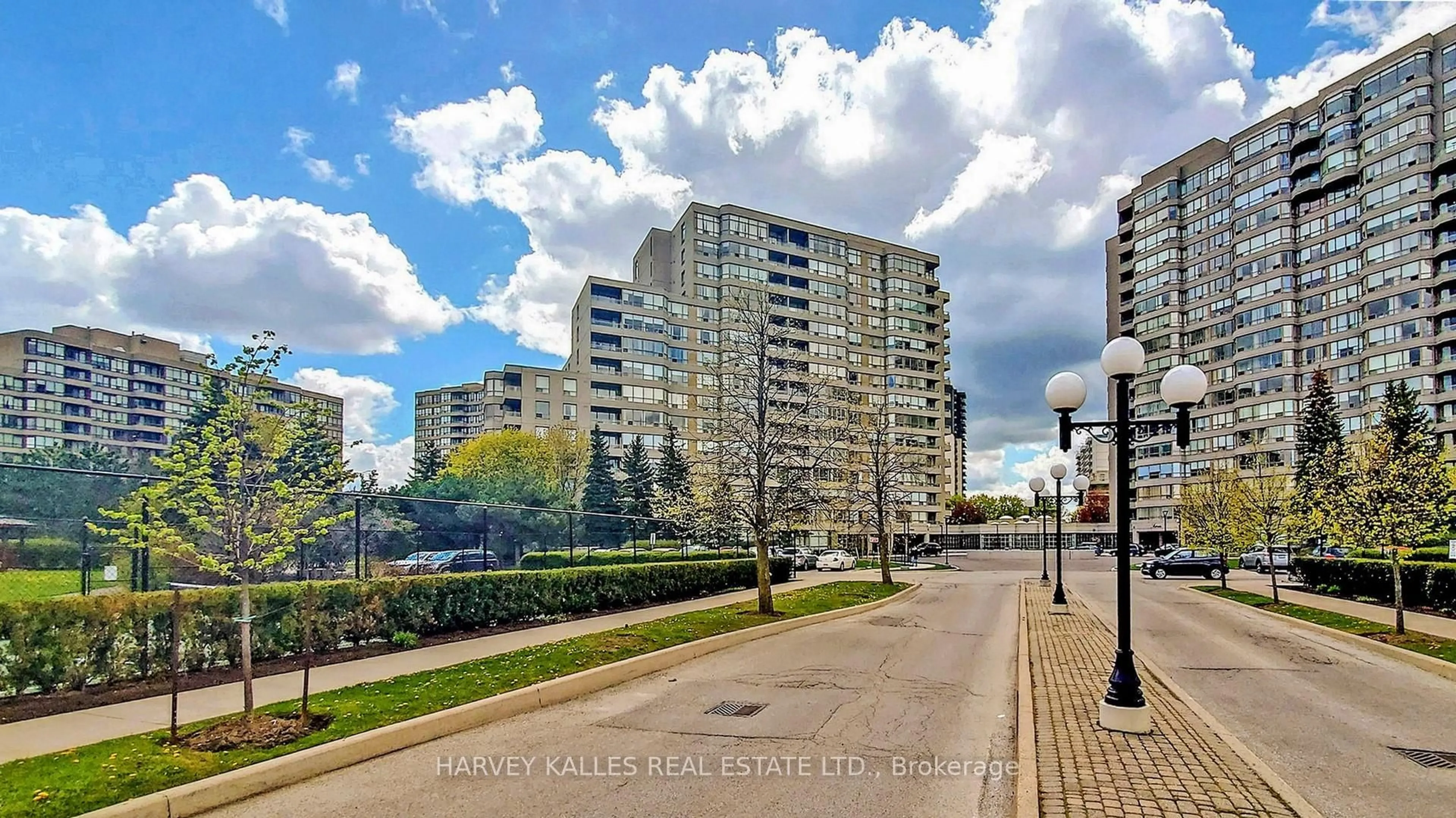 Unknown for 11 Townsgate Dr #1204, Vaughan Ontario L4J 8G4