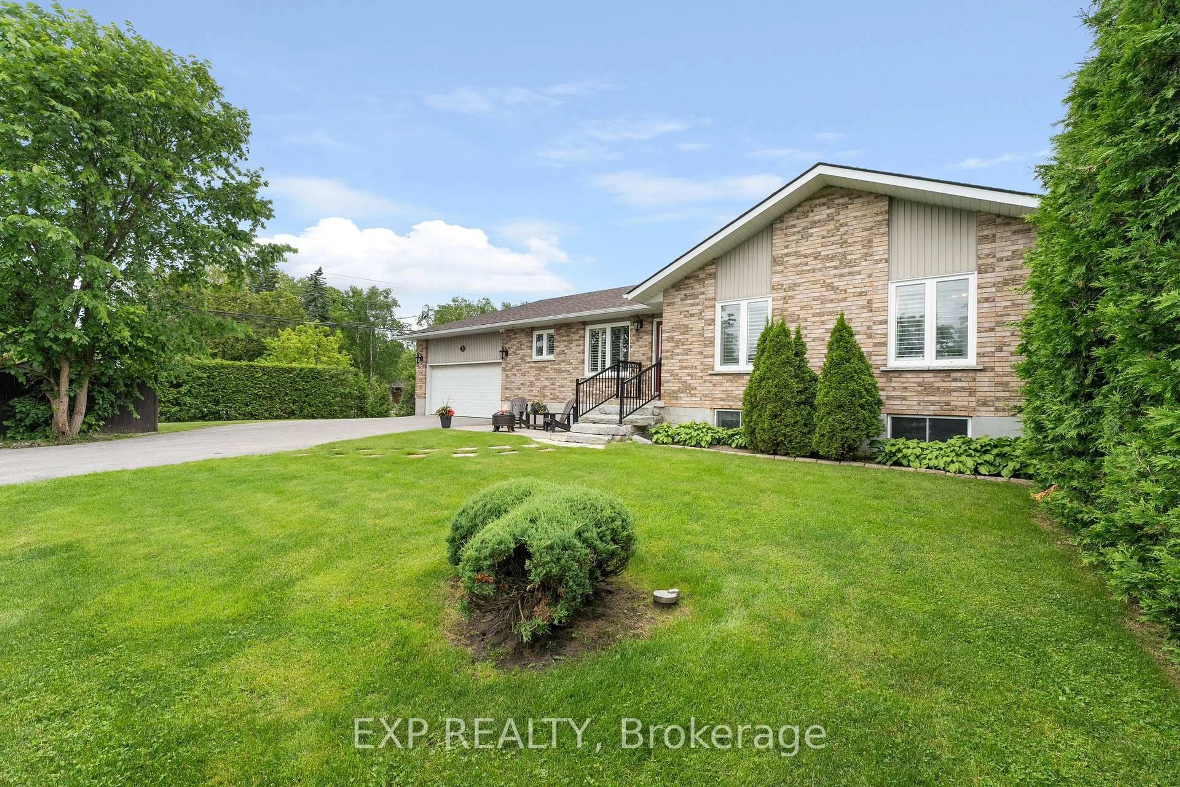 A pic from outside/outdoor area/front of a property/back of a property/a pic from drone, unknown for 8 Griffith Ave, Georgina Ontario L0E 1N0