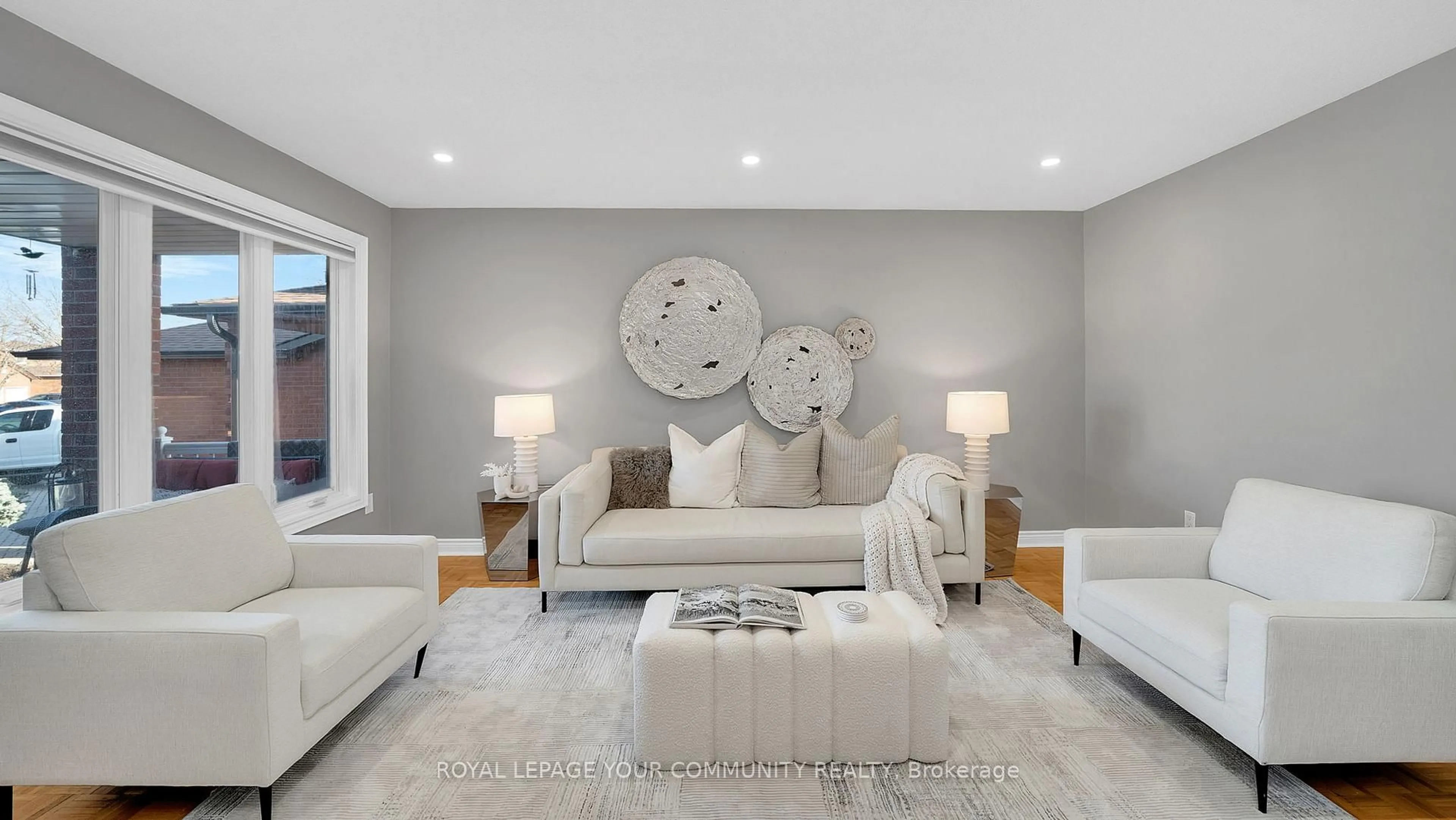Living room with furniture, unknown for 56 Presidential St, Vaughan Ontario L4L 5G6