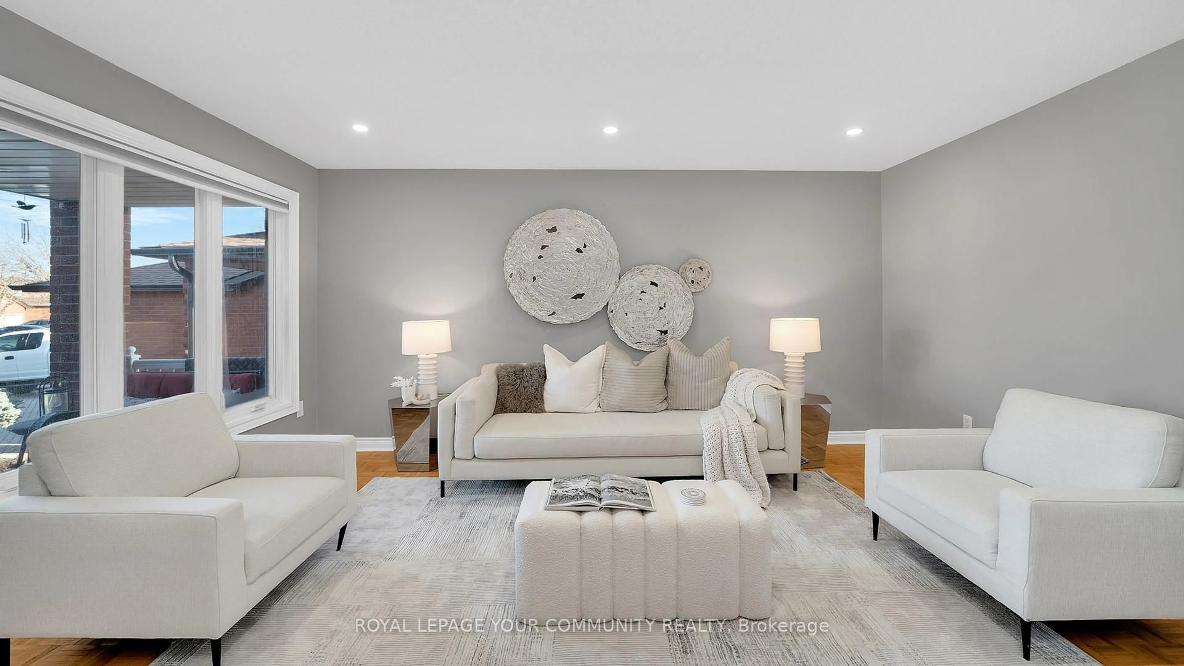 Living room with furniture, unknown for 56 Presidential St, Vaughan Ontario L4L 5G6