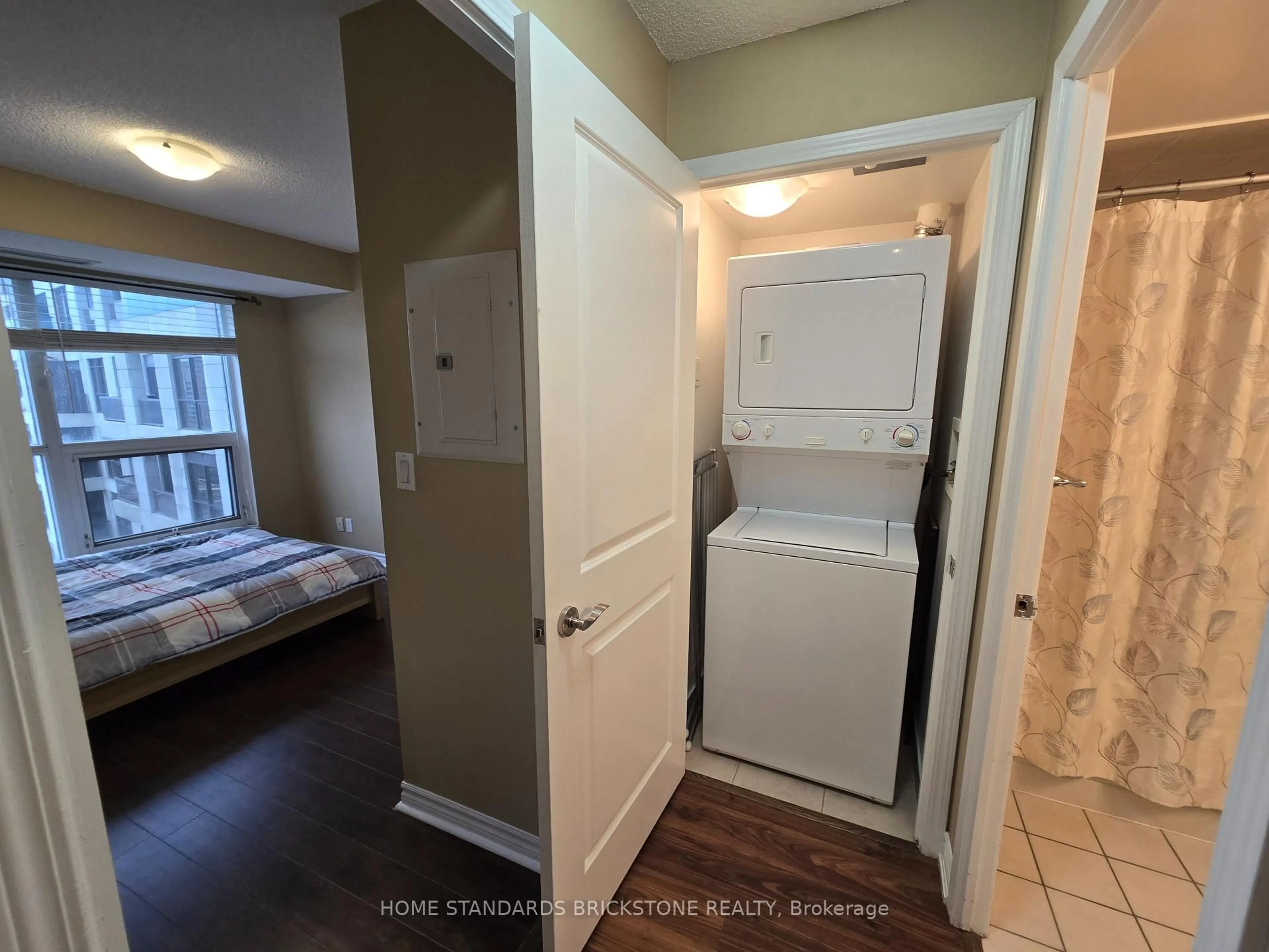Unknown for 18 Harding Blvd #1012, Richmond Hill Ontario L4C 0T3