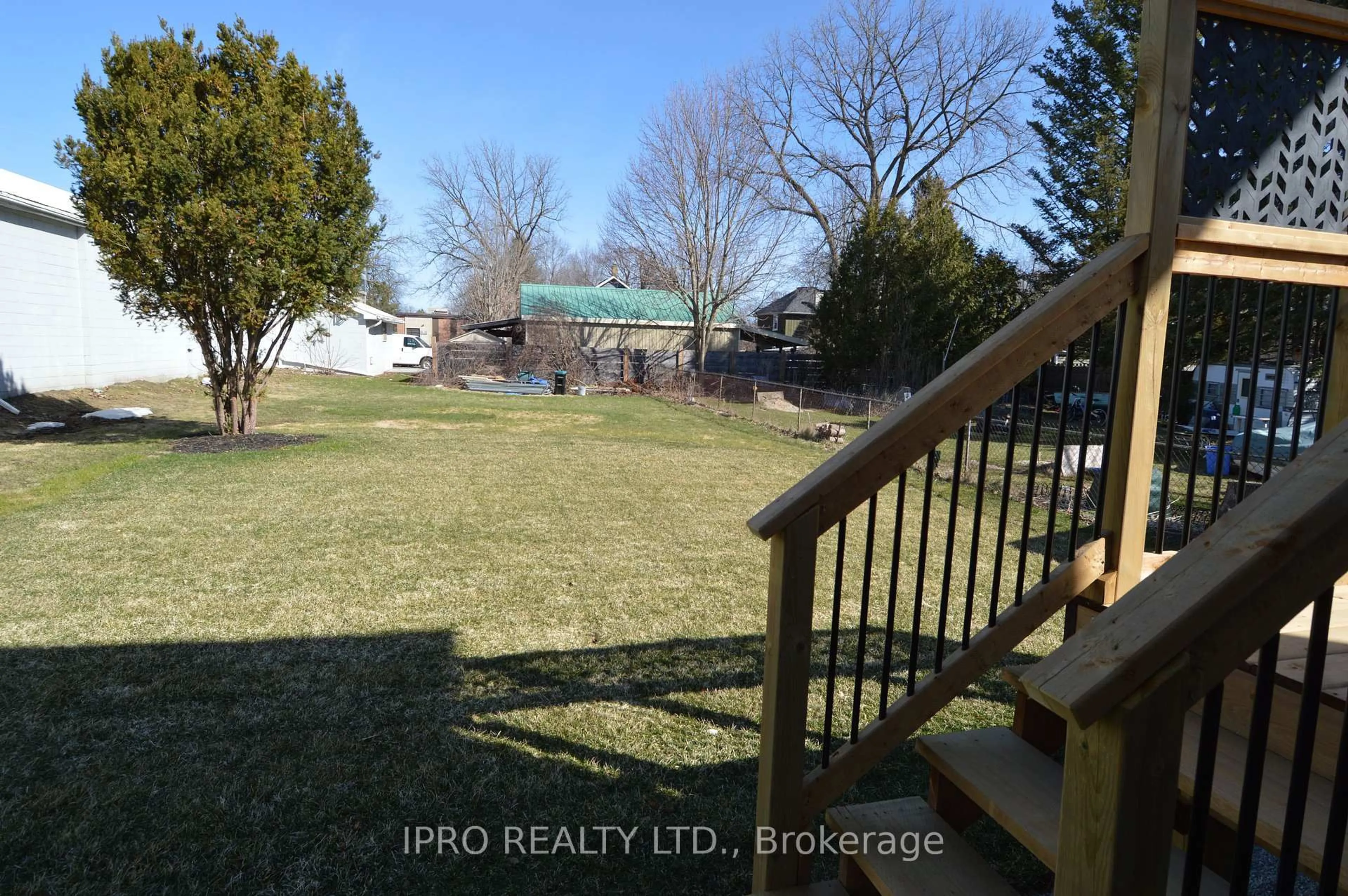 A pic from outside/outdoor area/front of a property/back of a property/a pic from drone, water/lake/river/ocean view for 44 Albert St, New Tecumseth Ontario L9R 1H2
