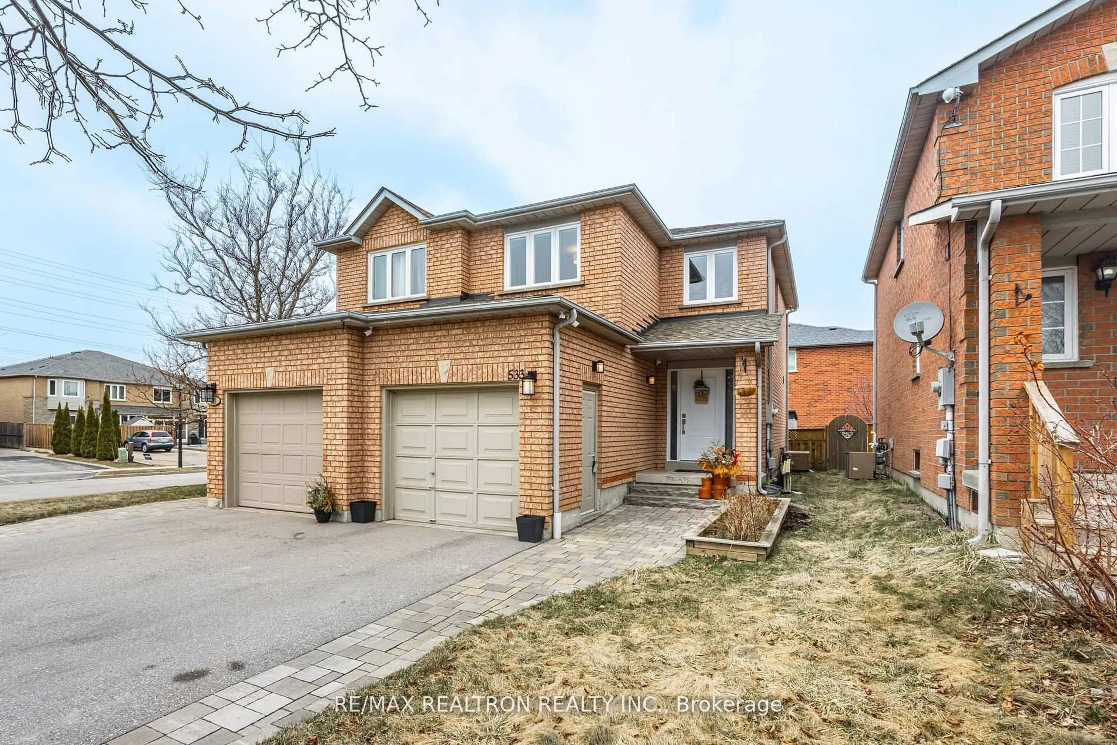 Home with brick exterior material, street for 533 Carberry St, Newmarket Ontario L3X 2A7