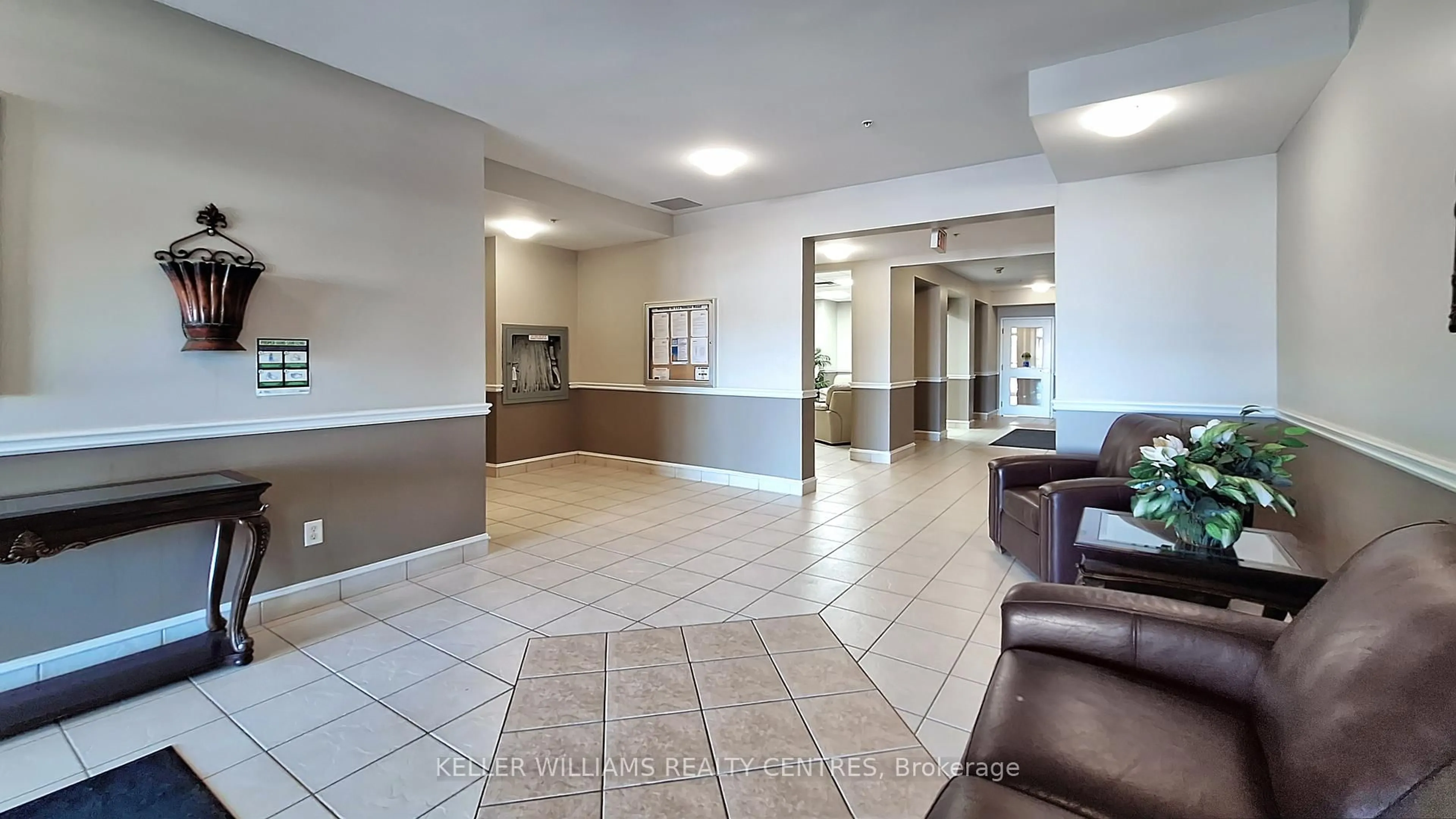 Lobby for 112 Simcoe Rd #412, Bradford West Gwillimbury Ontario L3Z 1Y2