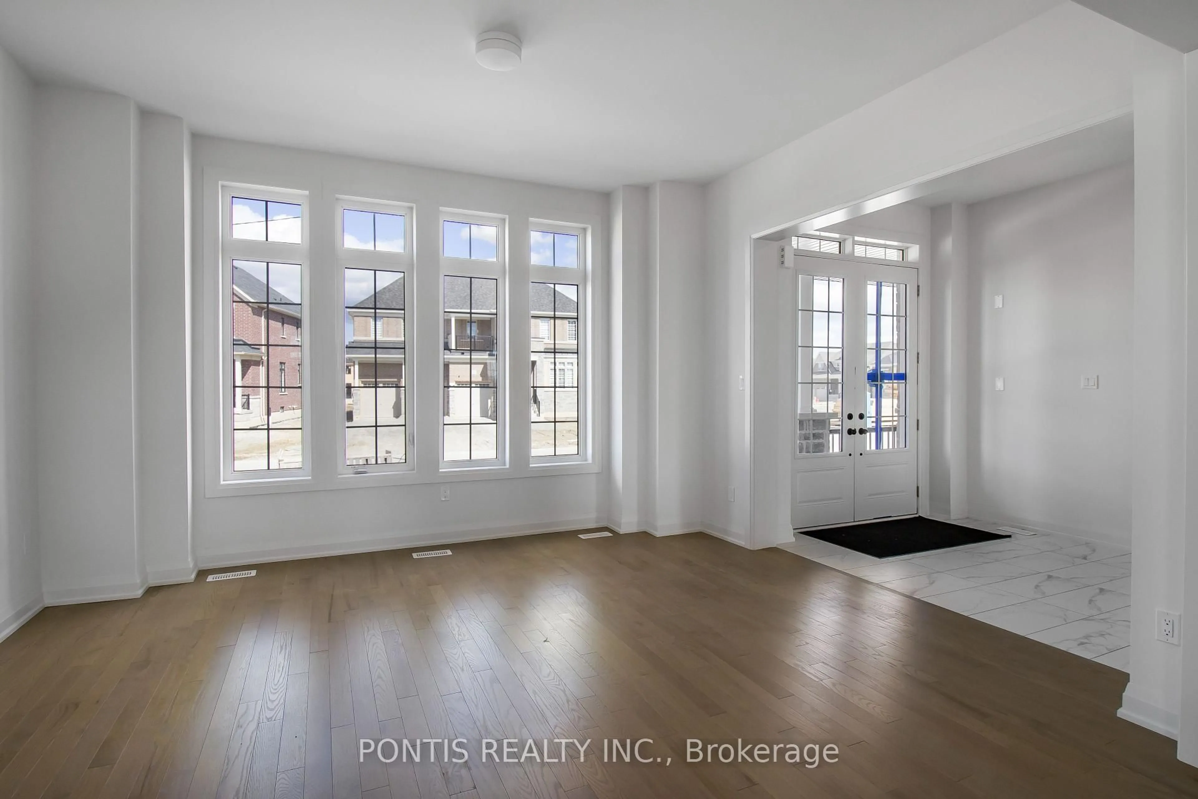Indoor entryway for 89 Marigold Blvd, Adjala-Tosorontio Ontario L0G 1W0