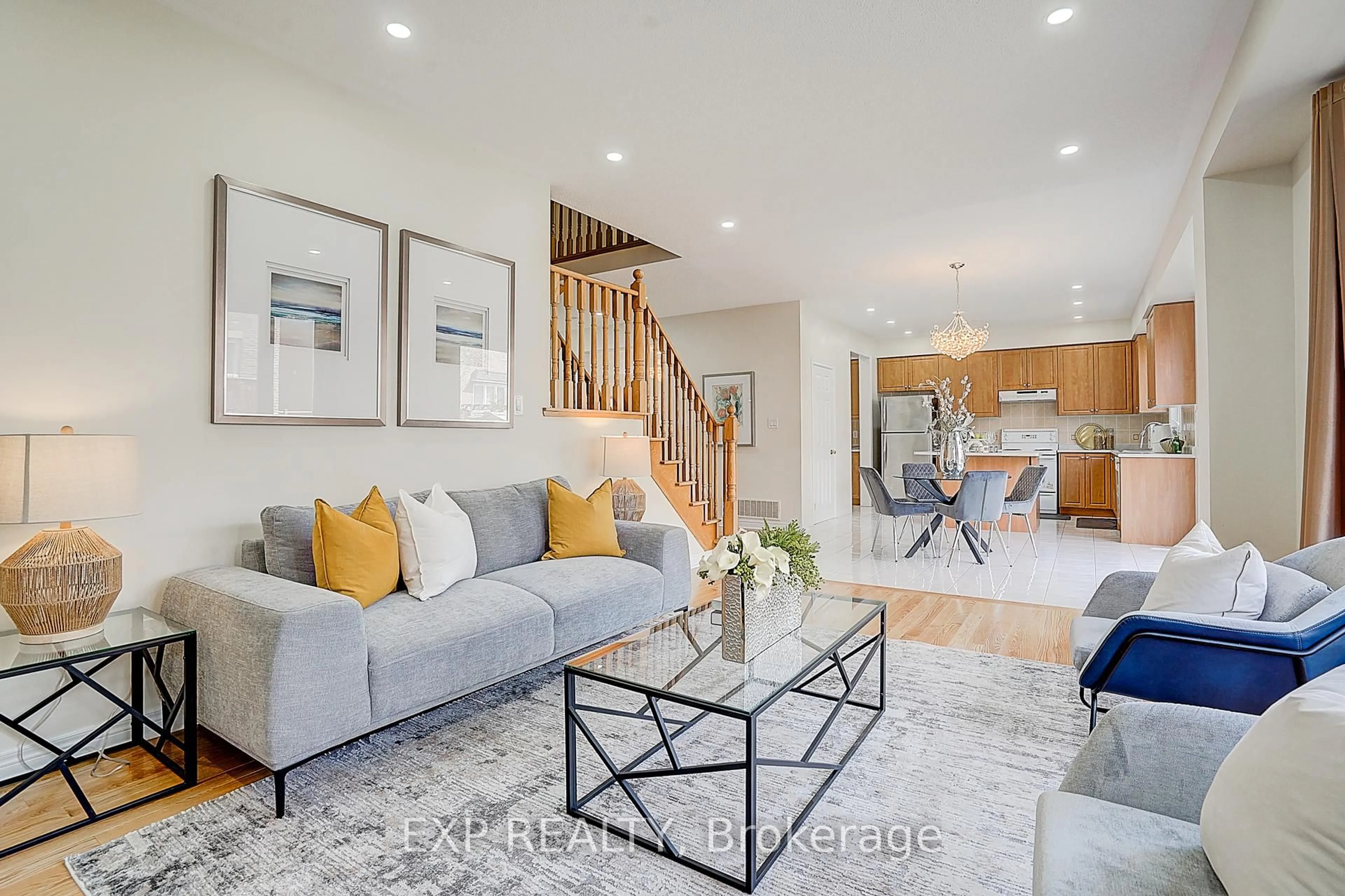 Living room with furniture, unknown for 14 Arnold Heights Dr, Markham Ontario L6C 0E8